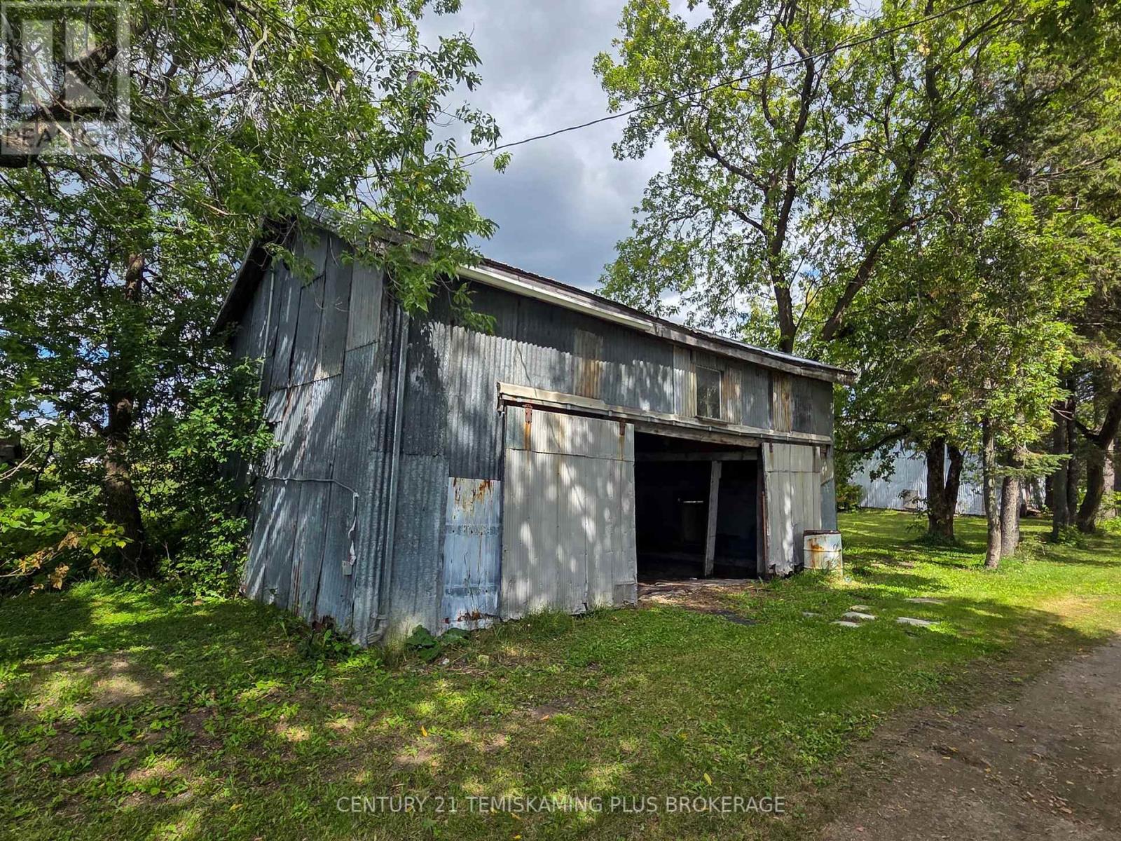 138300 Peters Road Property Photo 17
