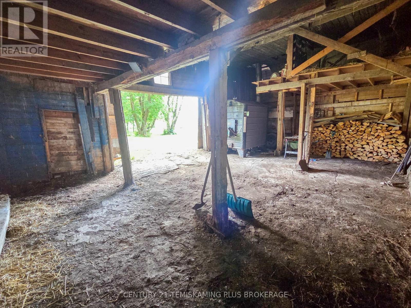 138300 Peters Road Property Photo 18