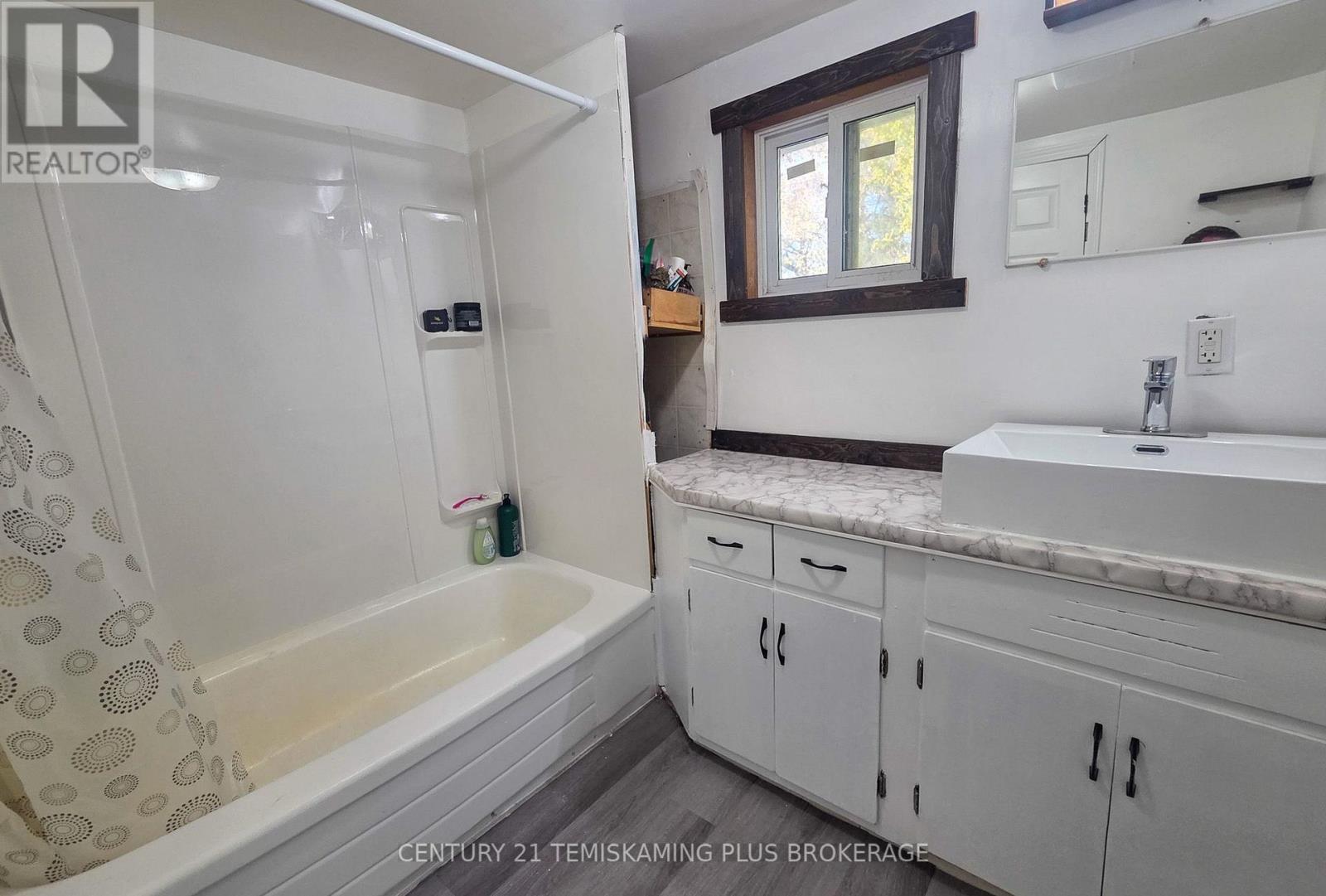 138300 Peters Road Property Photo 36