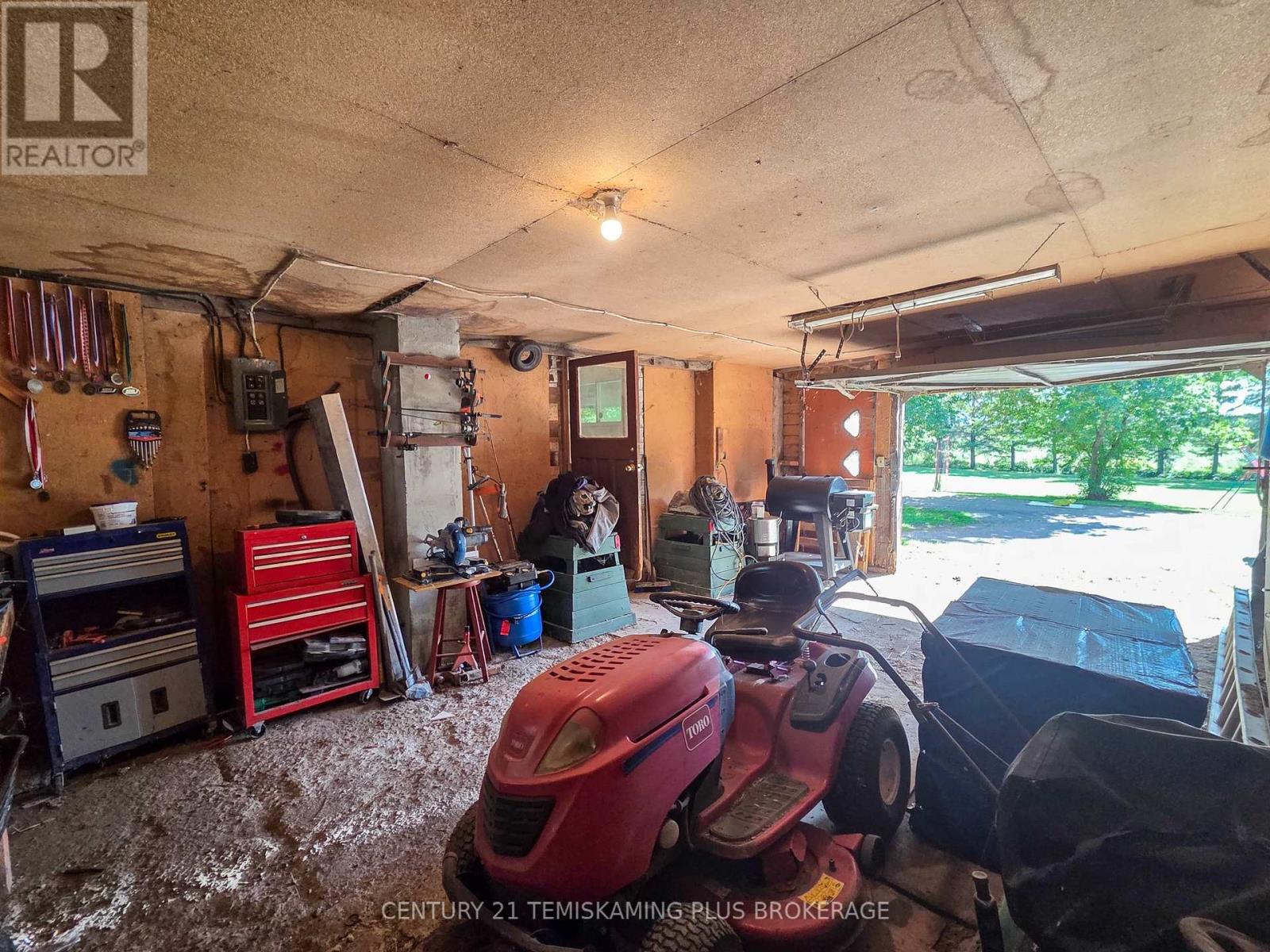 138300 Peters Road Property Photo 40