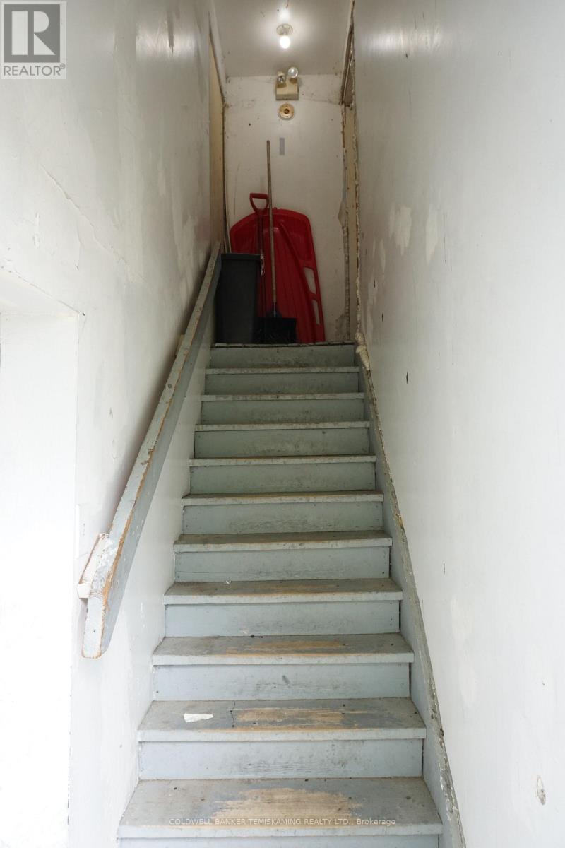 18 Lang Street Property Photo 4