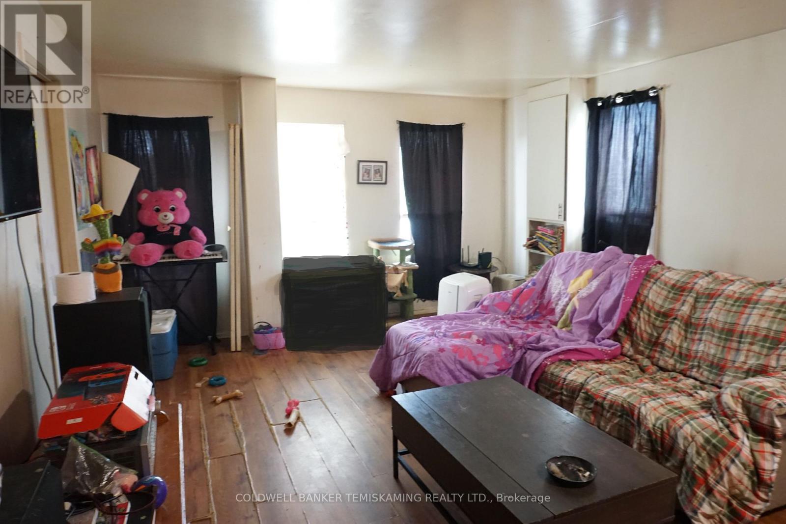 18 Lang Street Property Photo 7