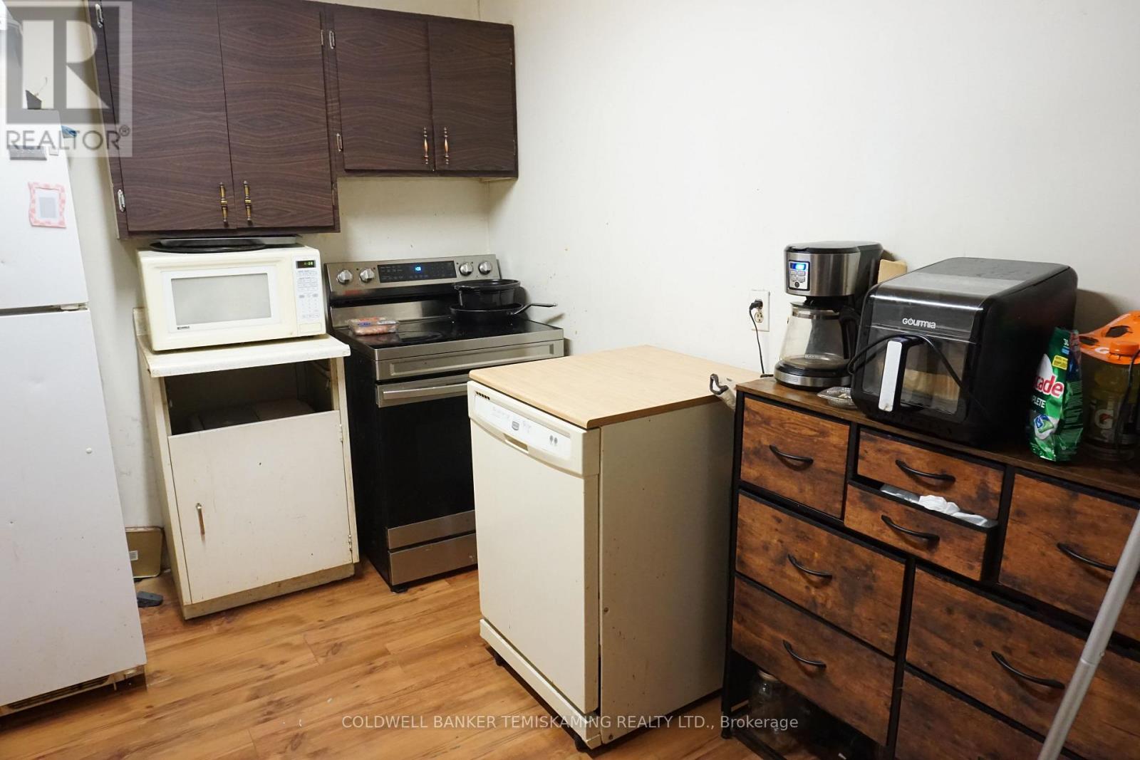 18 Lang Street Property Photo 9
