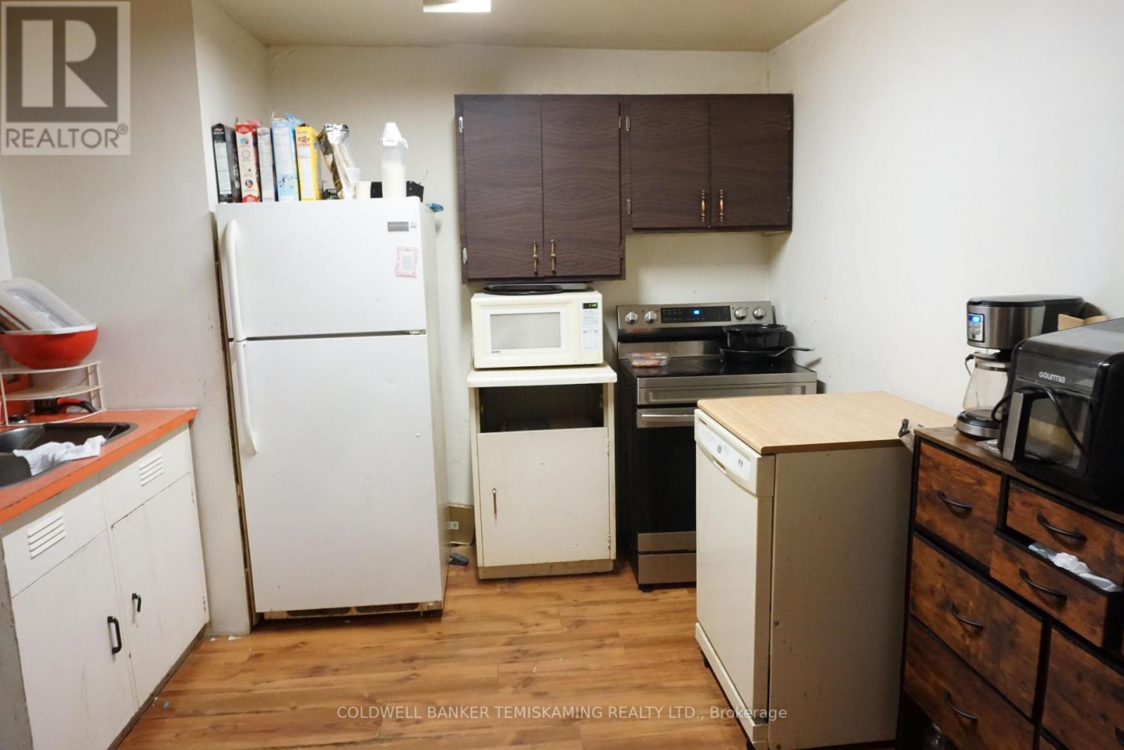 18 Lang Street Property Photo 11
