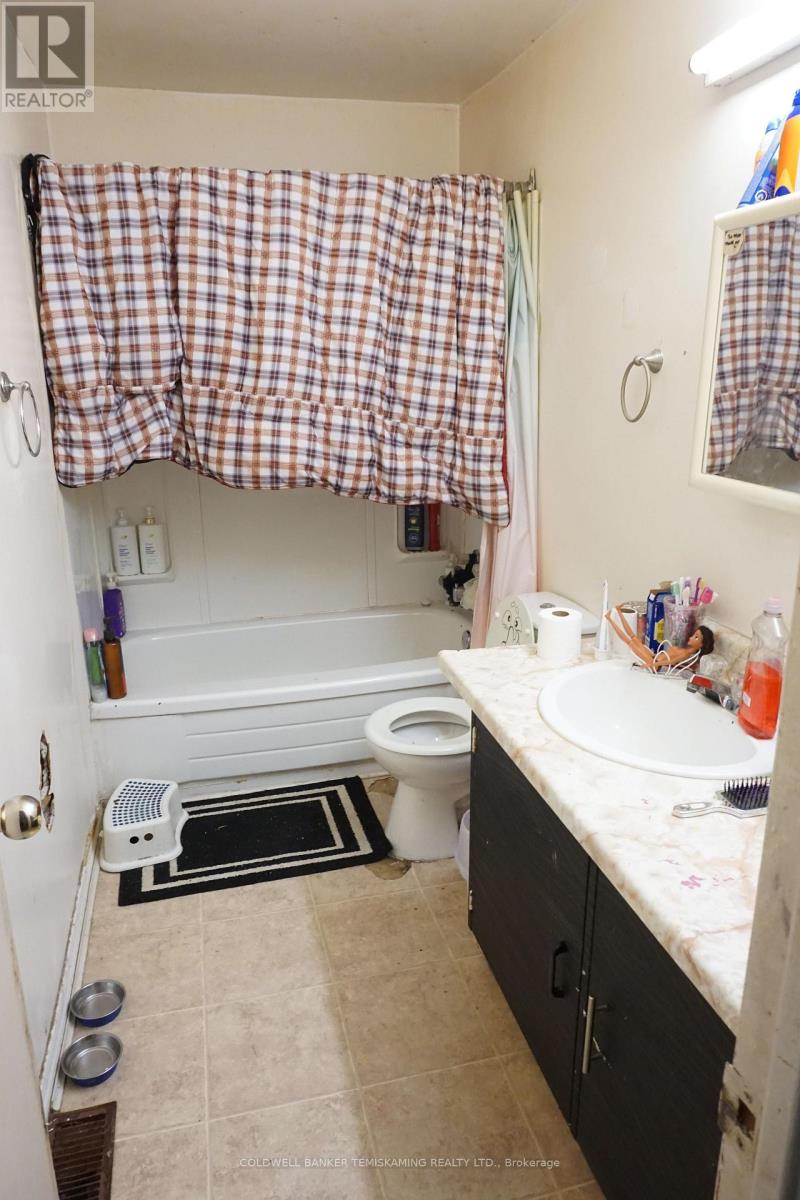 18 Lang Street Property Photo 12