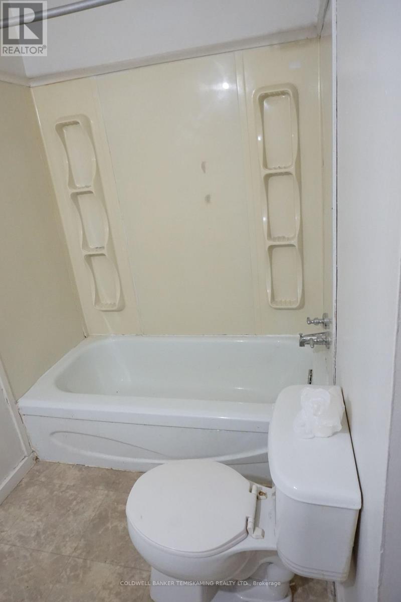 18 Lang Street Property Photo 17