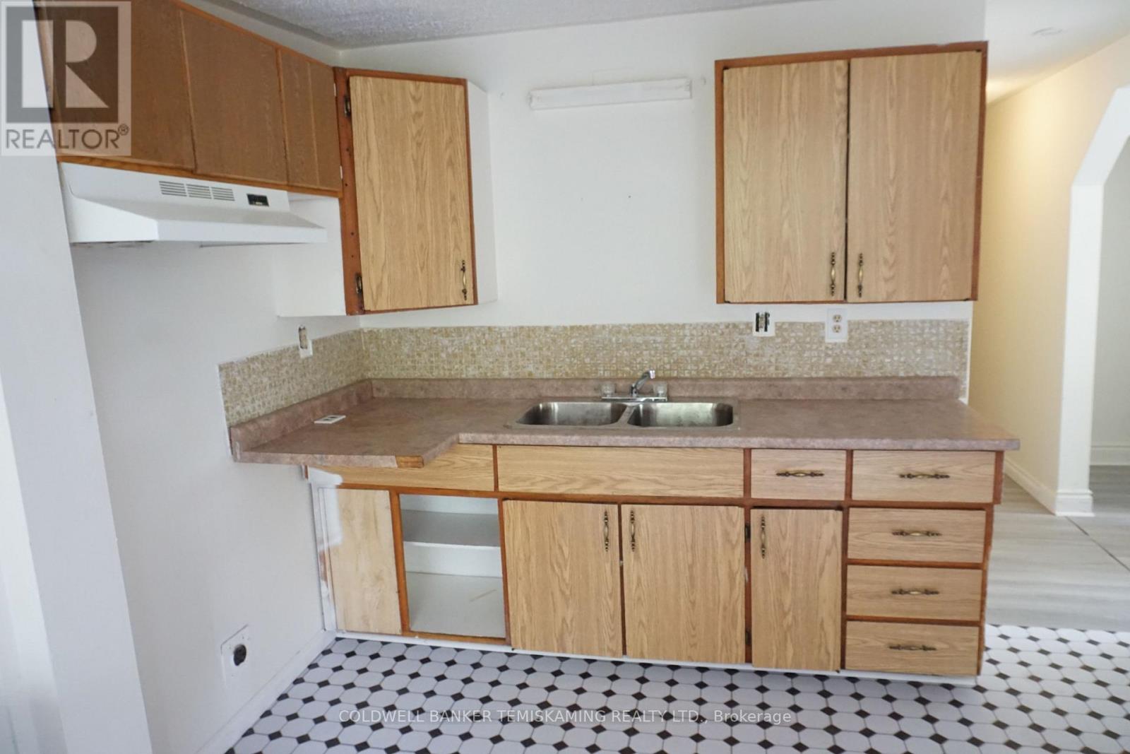 18 Lang Street Property Photo 24