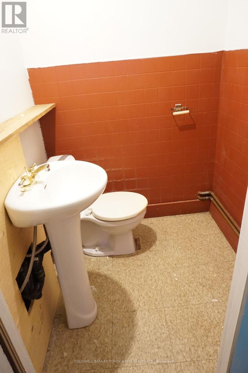 18 Lang Street Property Photo 28
