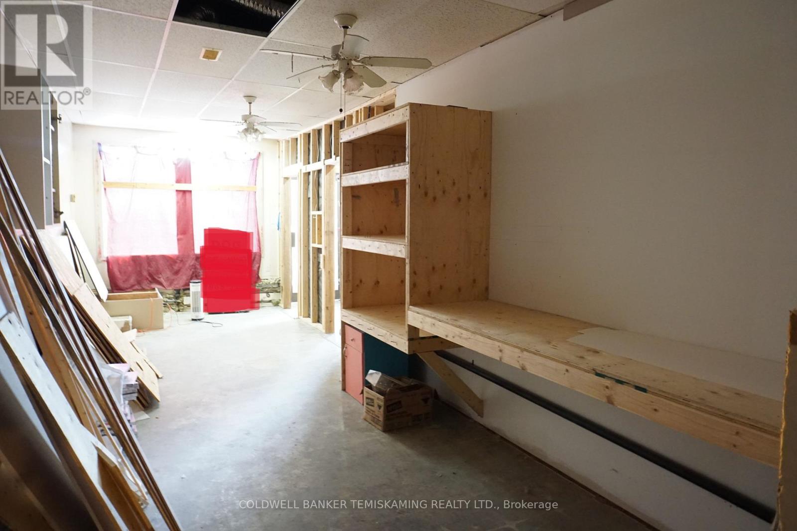 18 Lang Street Property Photo 32