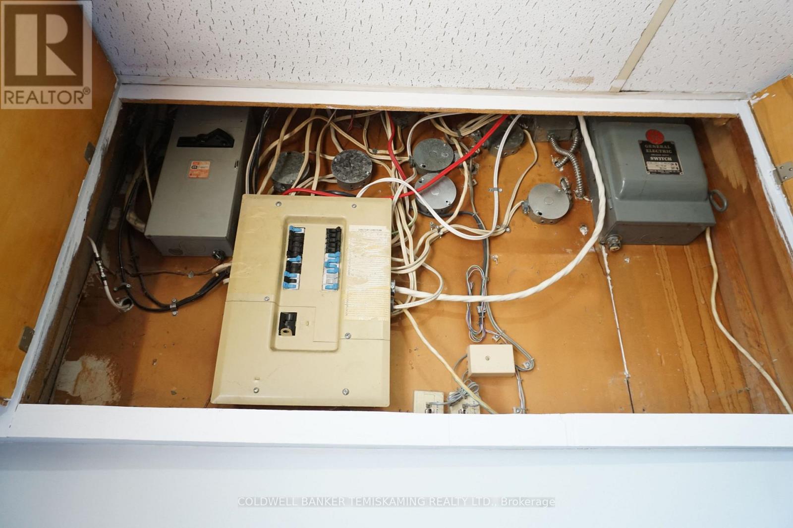 18 Lang Street Property Photo 34