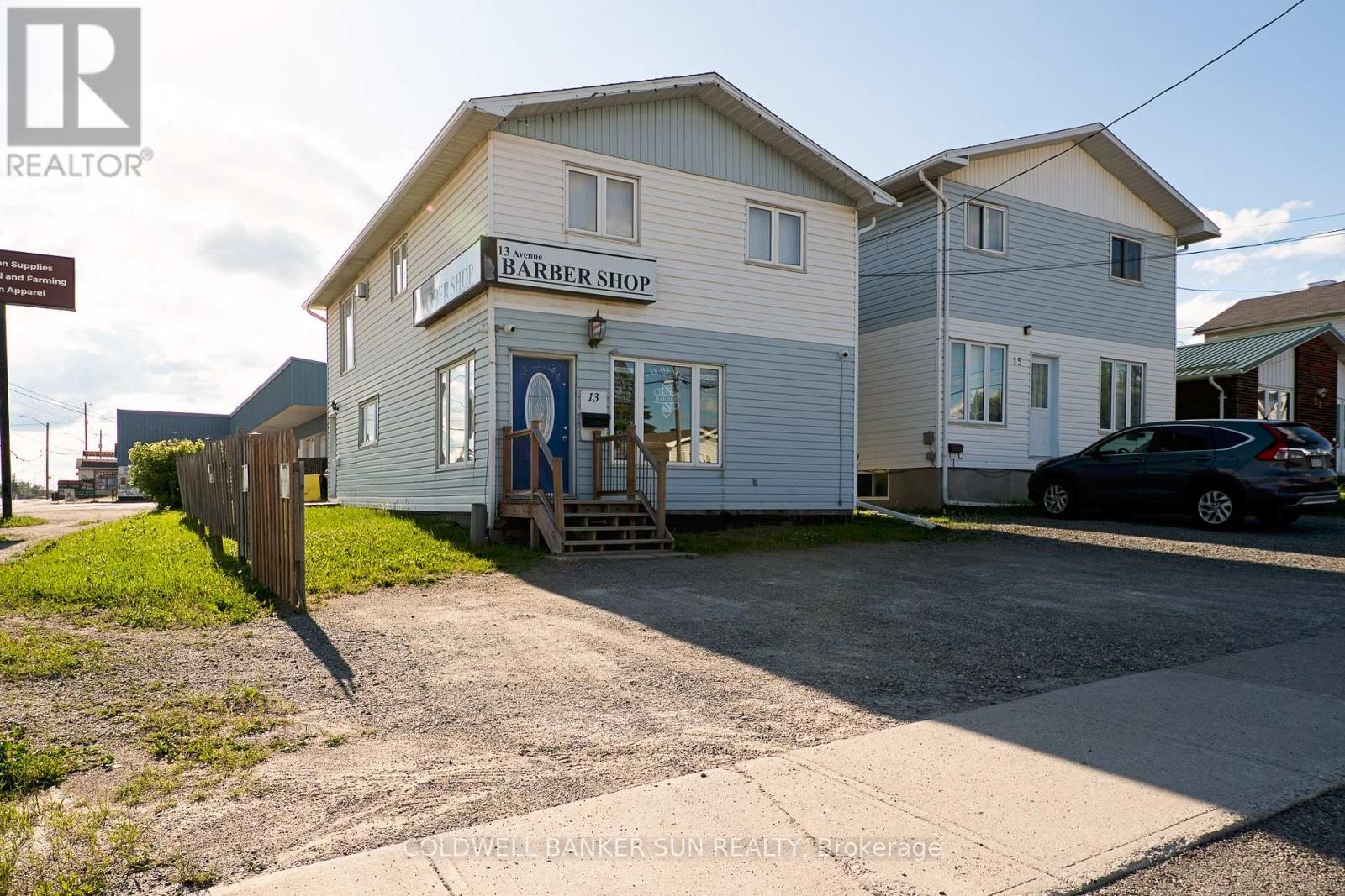13 AVENUE ROAD
