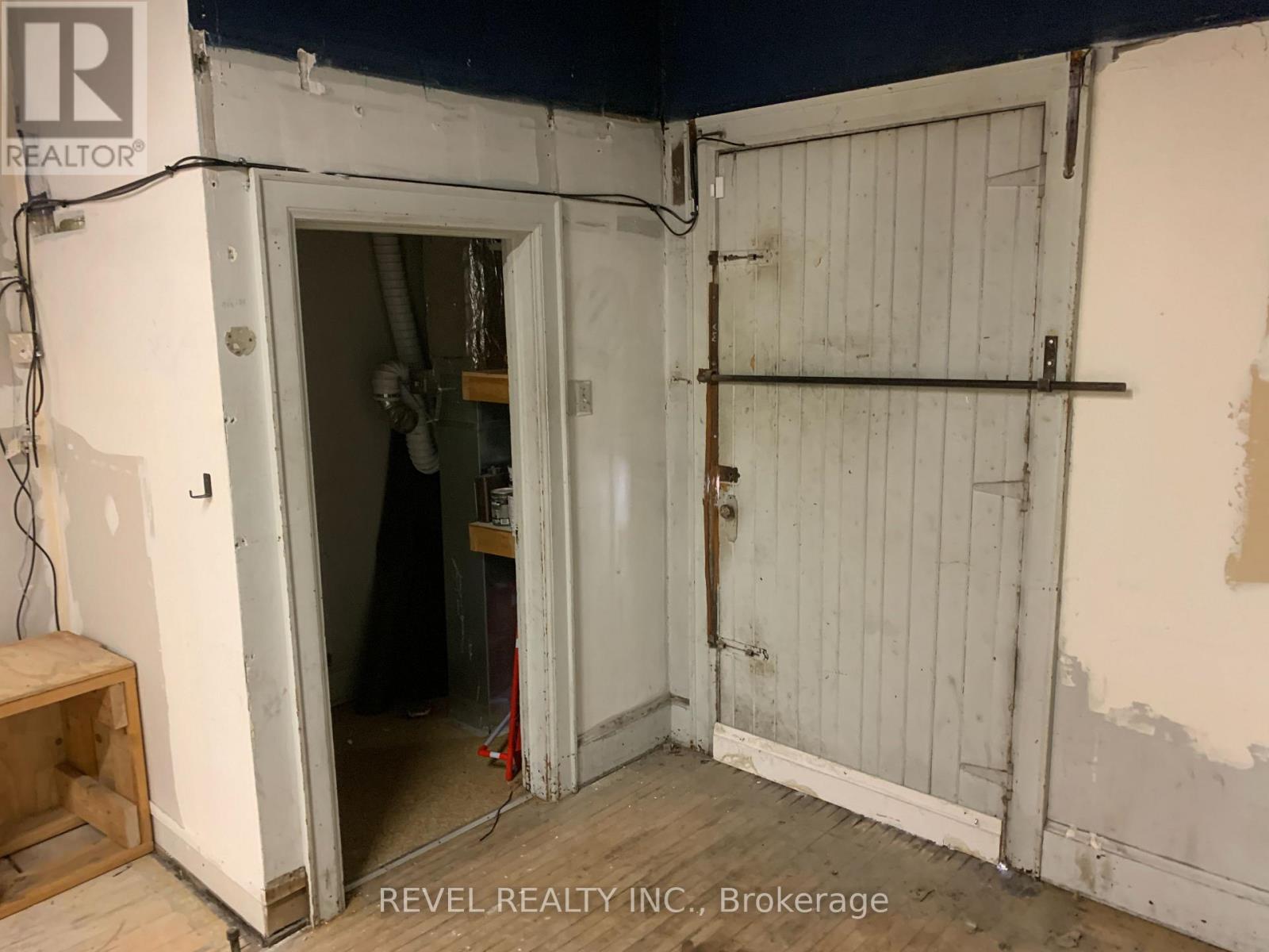 Unit B - 184 Third Avenue Property Photo 9