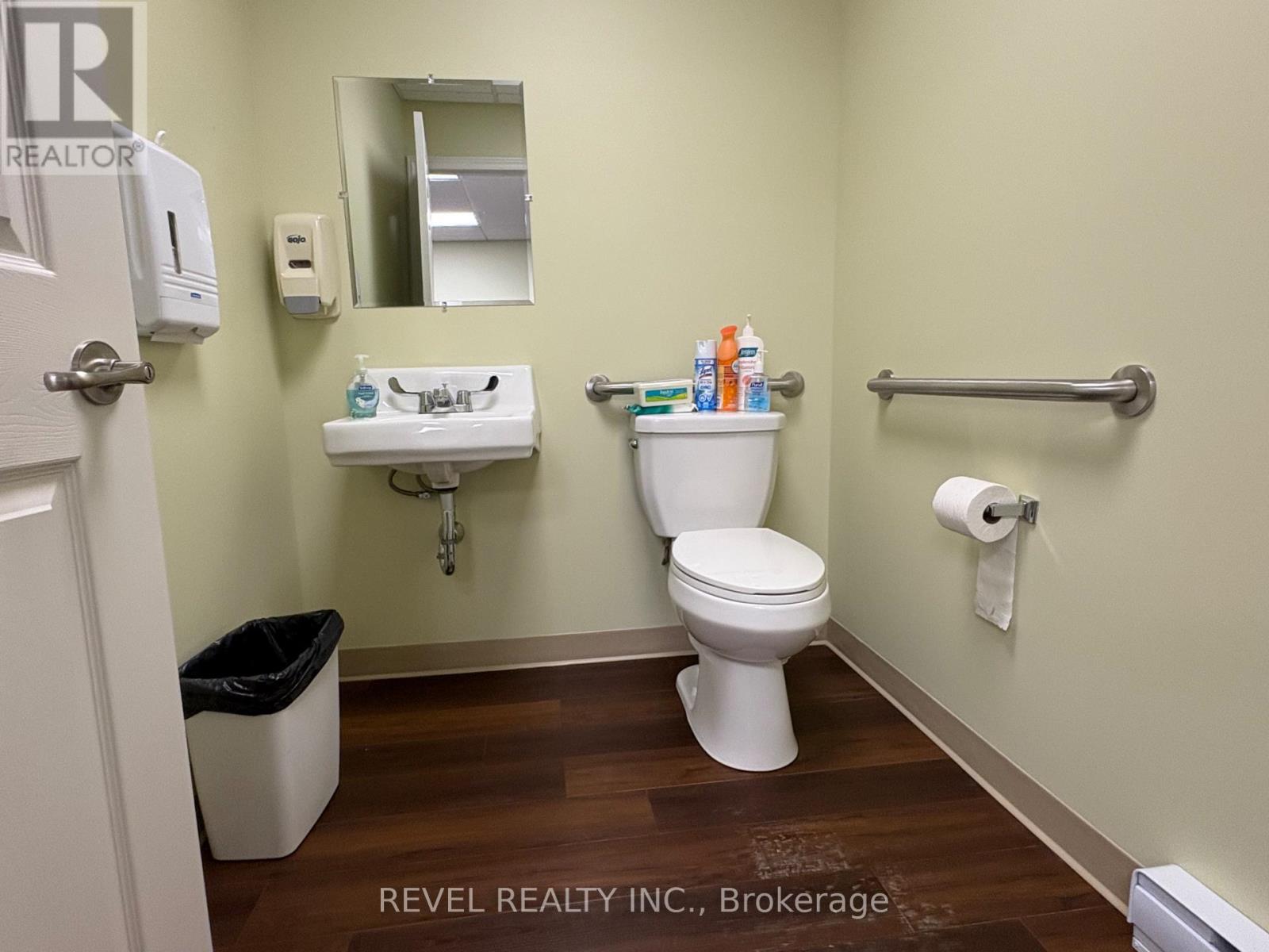 22 Fifth Avenue Property Photo 6