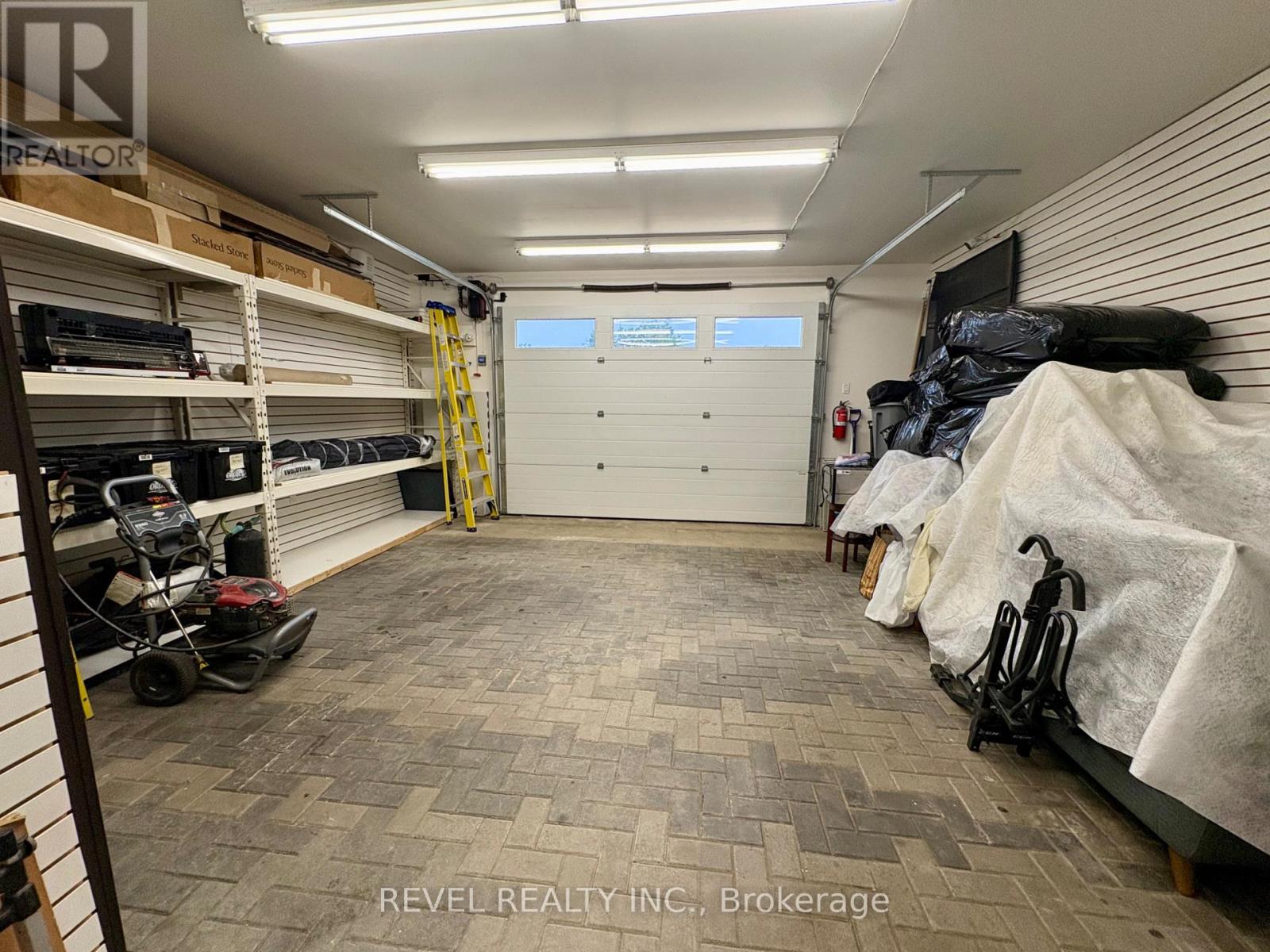 22 Fifth Avenue Property Photo 16