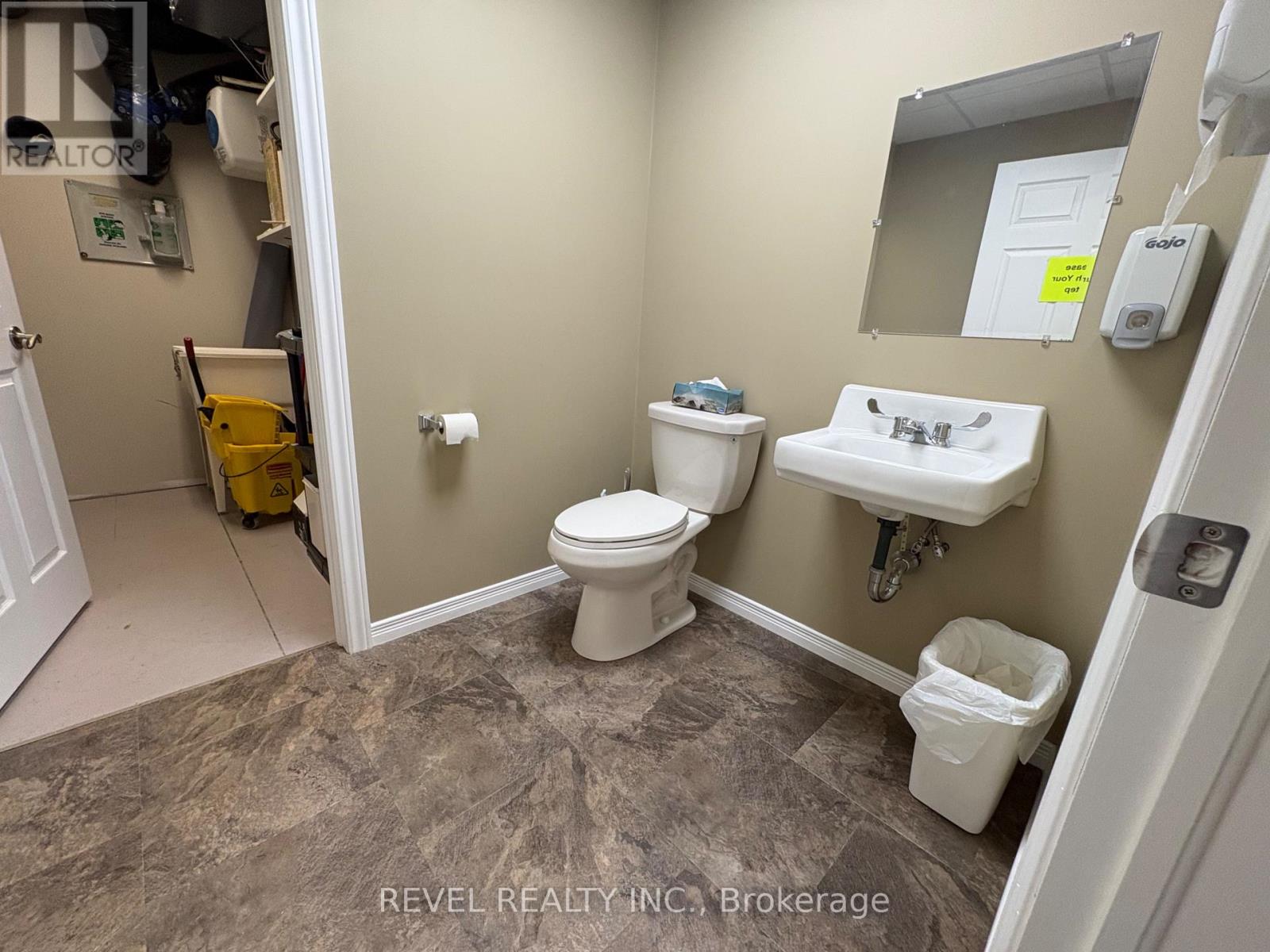 22 Fifth Avenue Property Photo 17
