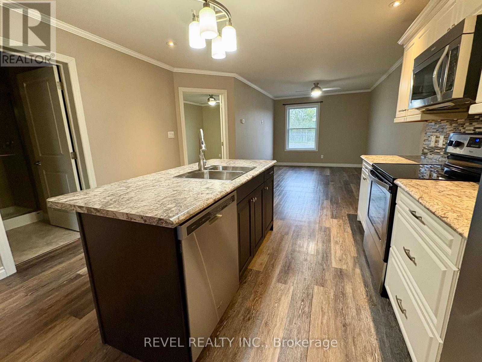 22 Fifth Avenue Property Photo 21