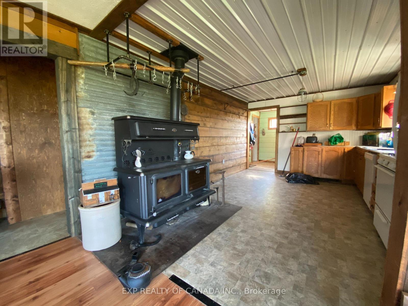 2726 On-579 Property Photo 4
