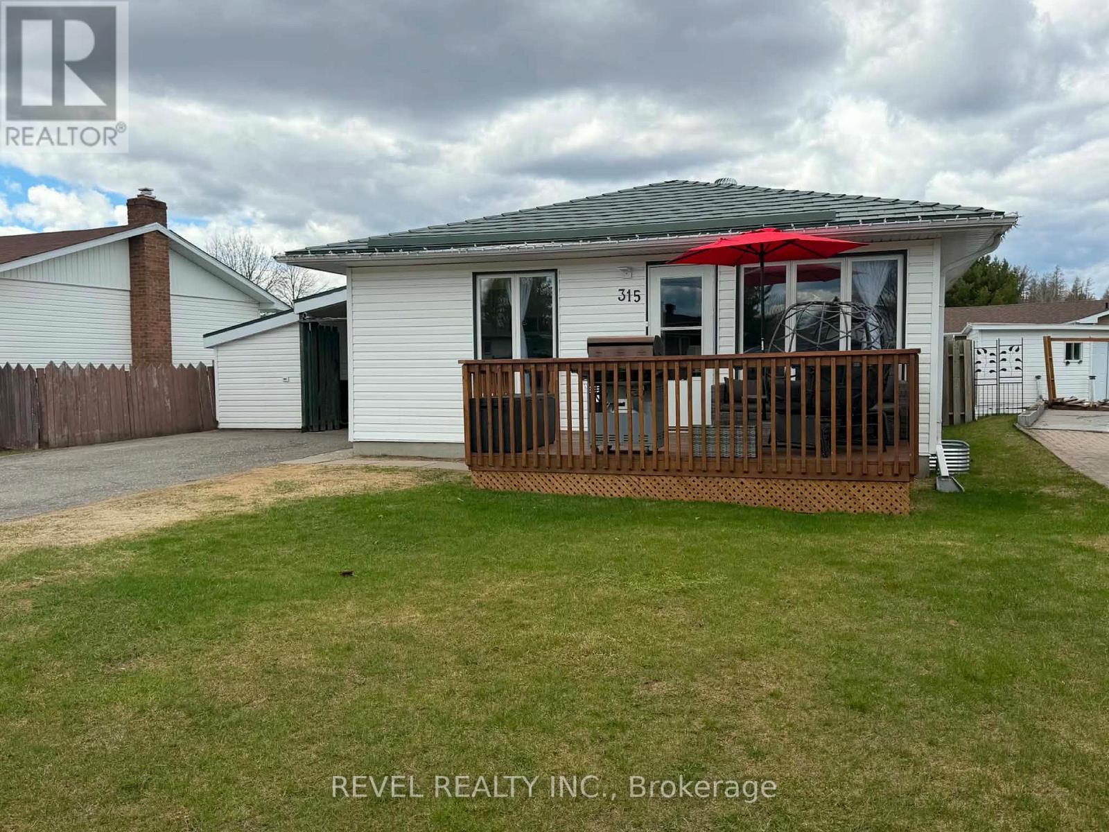 315 Frontenac Crescent Property Photo 1