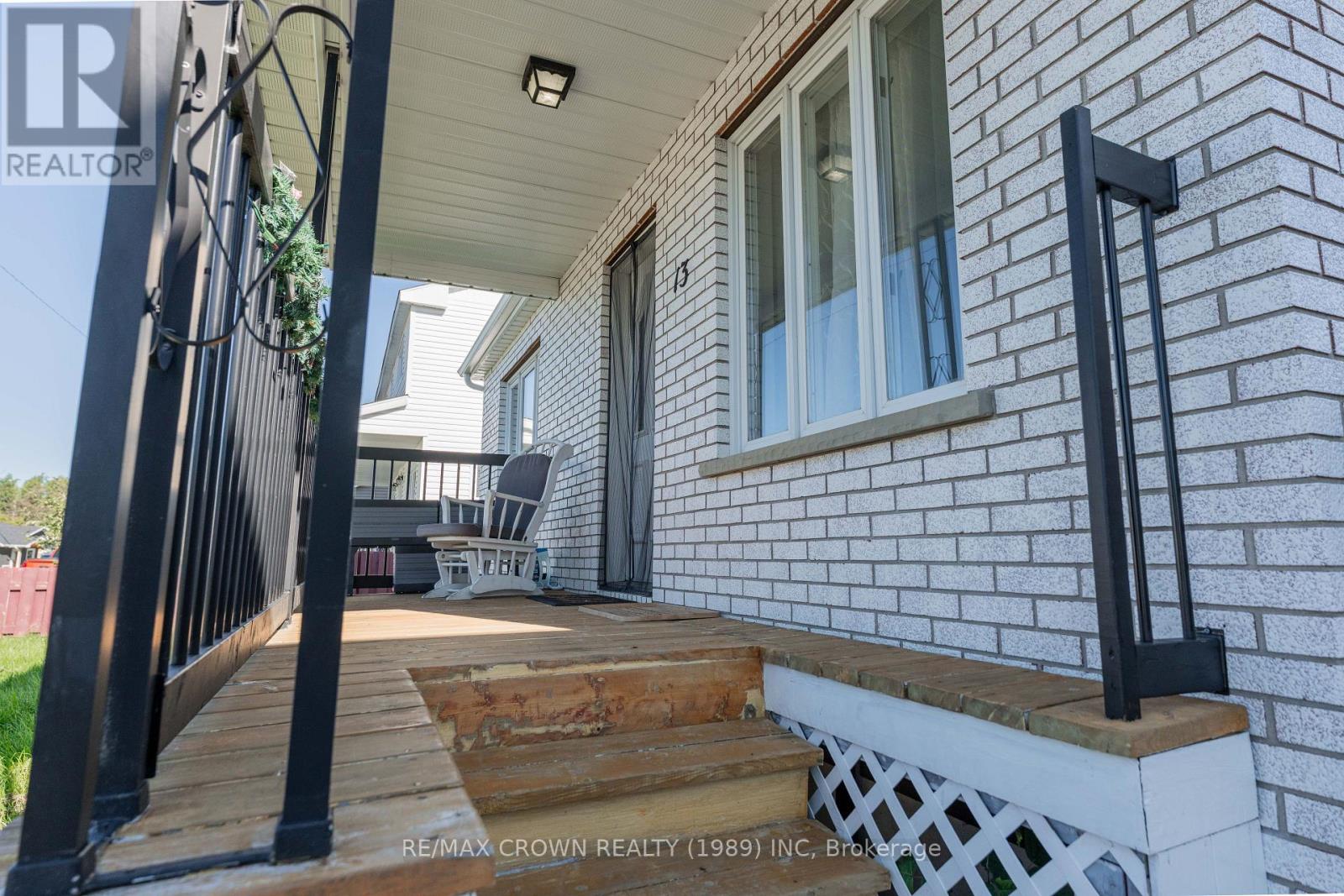 13 Pine Crescent Property Photo 5