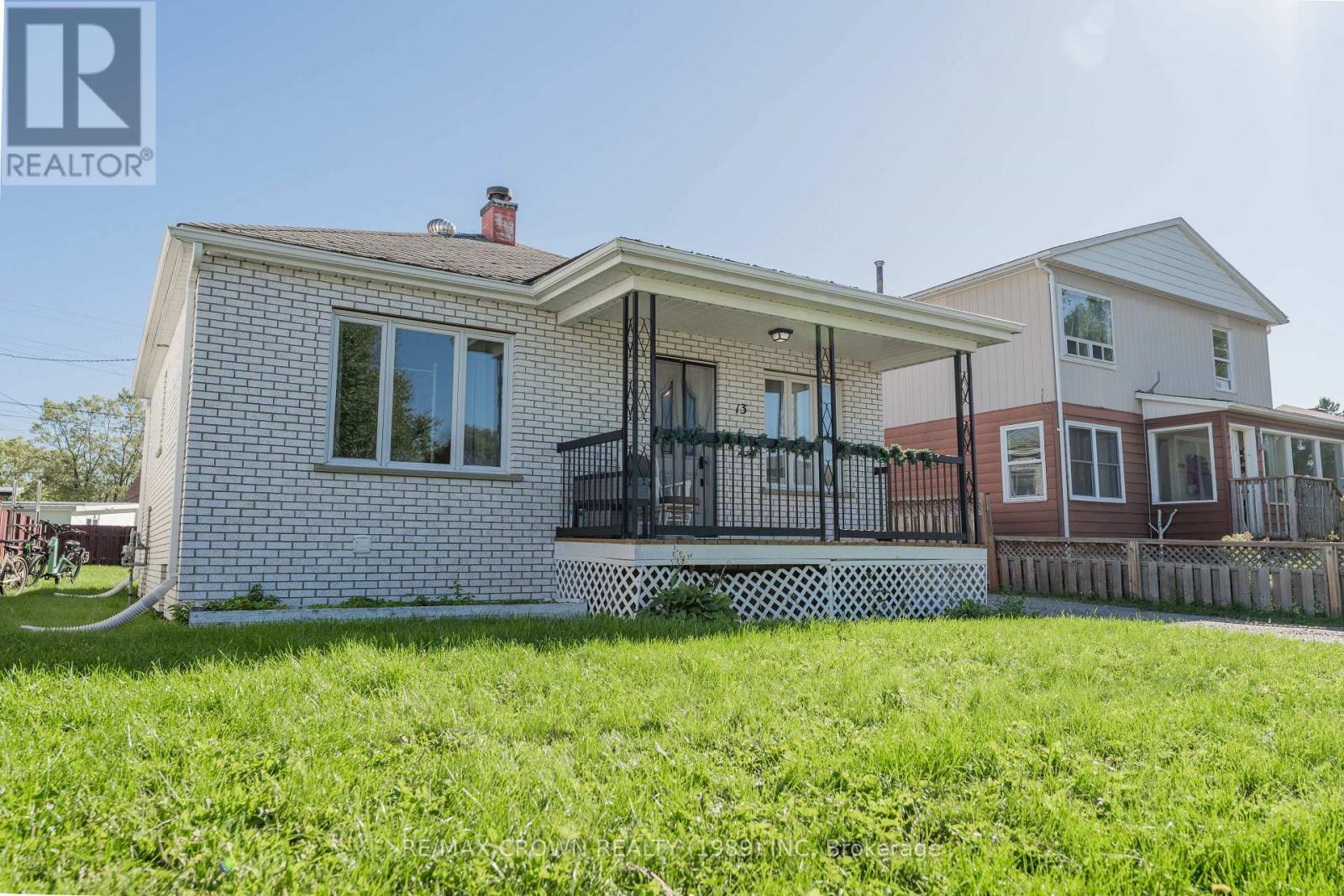 13 Pine Crescent Property Photo 47