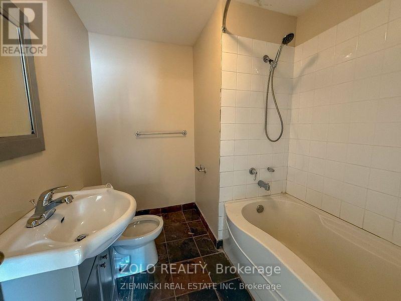 309 Cedar Street N Property Photo 7