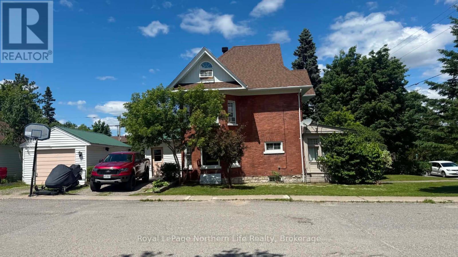 534 Rorke Avenue Property Photo 6