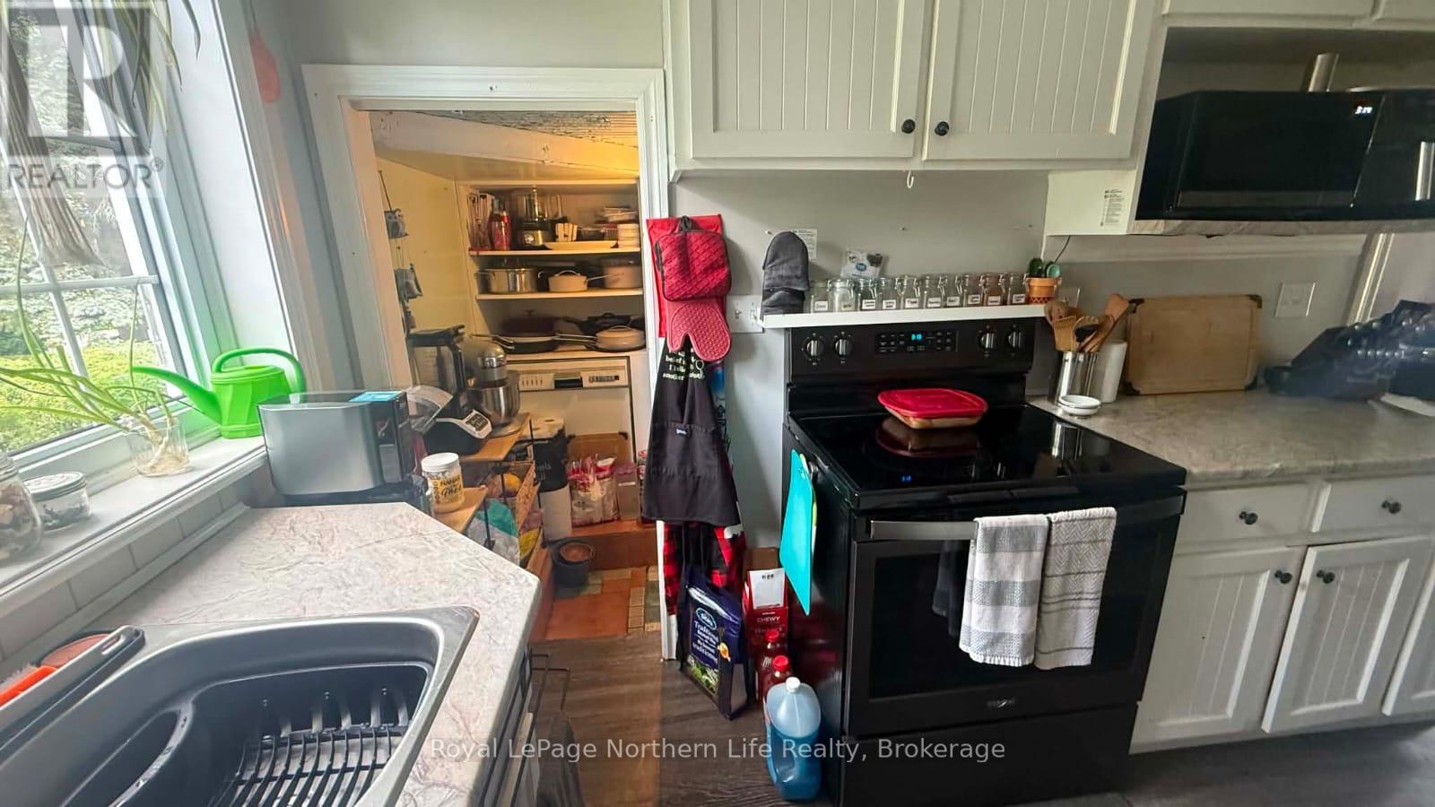 534 Rorke Avenue Property Photo 21