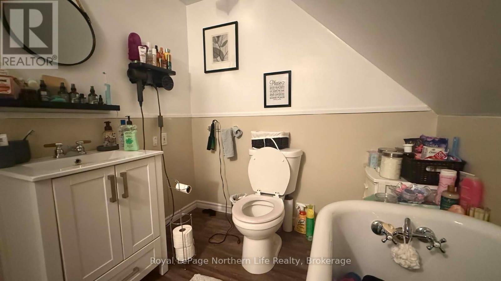 534 Rorke Avenue Property Photo 33