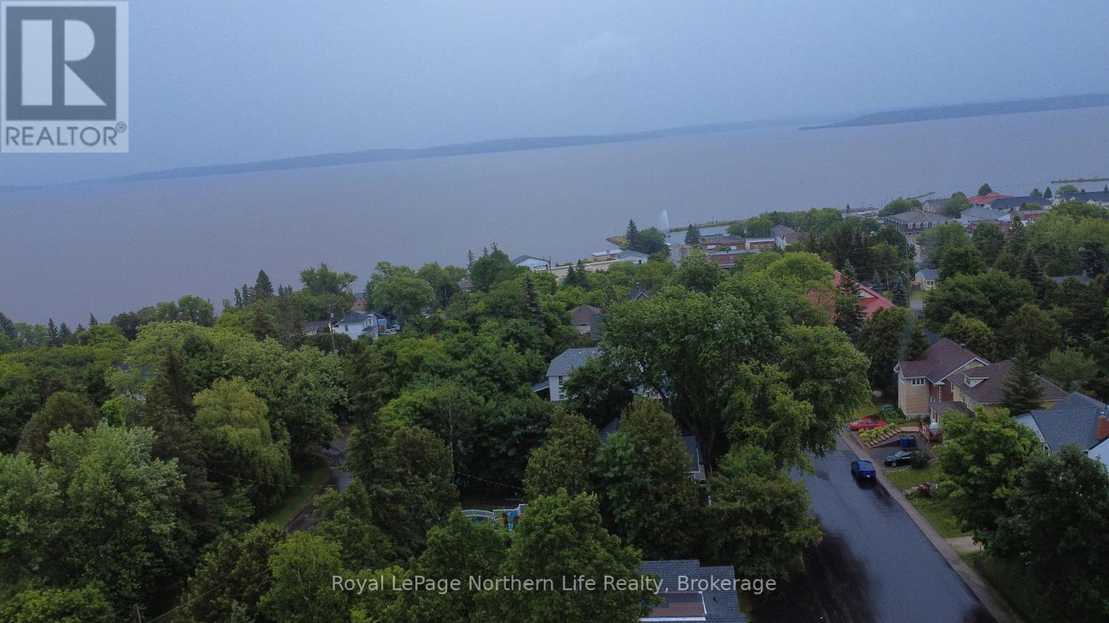 534 Rorke Avenue Property Photo 38