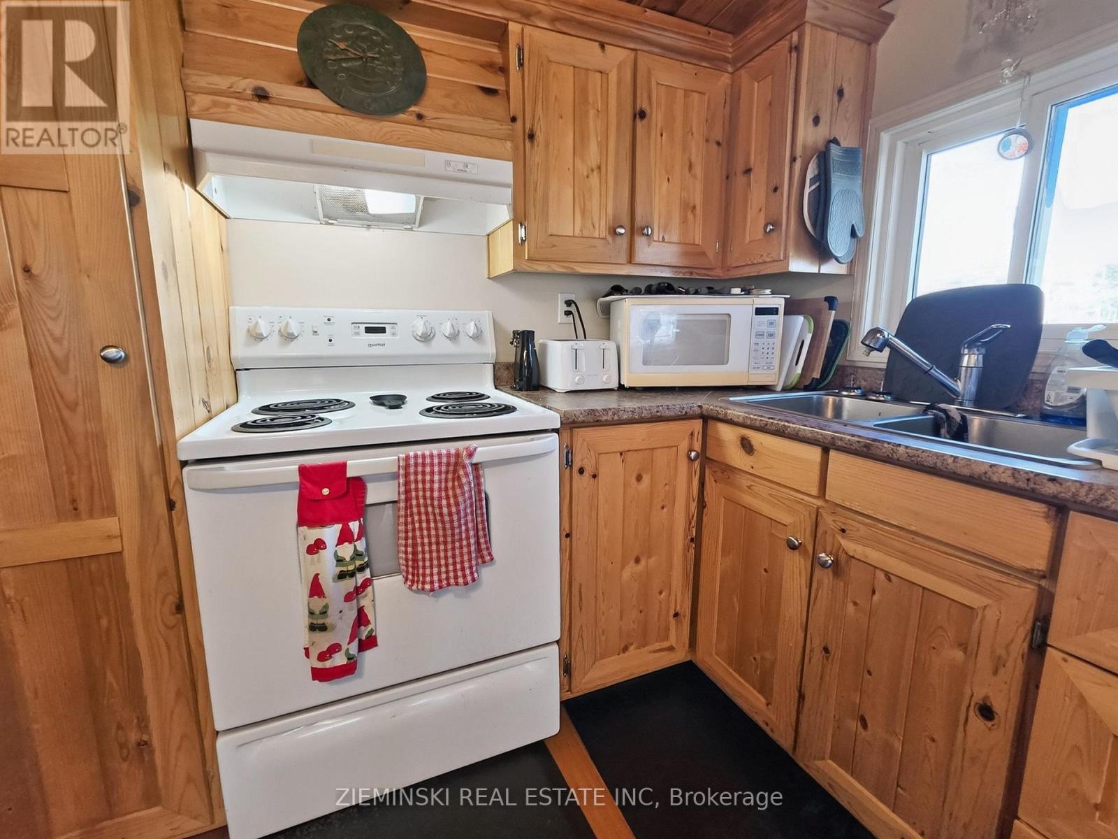 4093 Hwy 11 South Highway Property Photo 11
