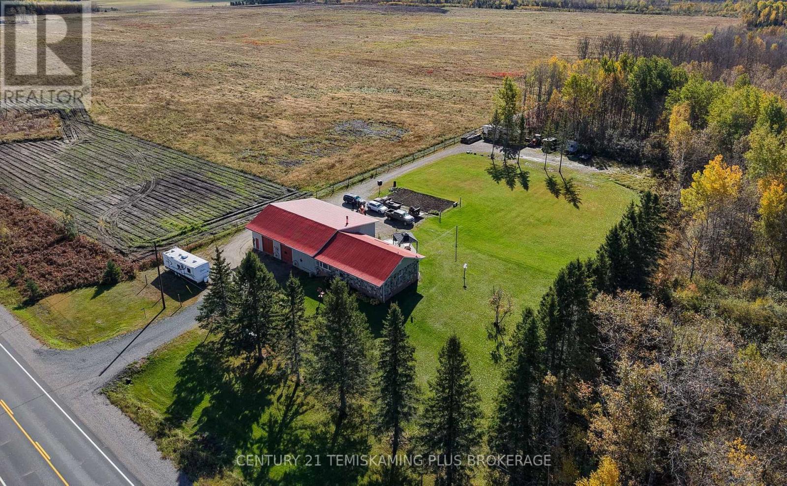 887726 Hwy 65 W Property Photo 2