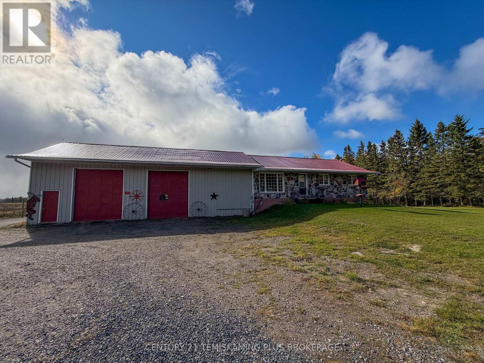 887726 Hwy 65 W Property Photo 3