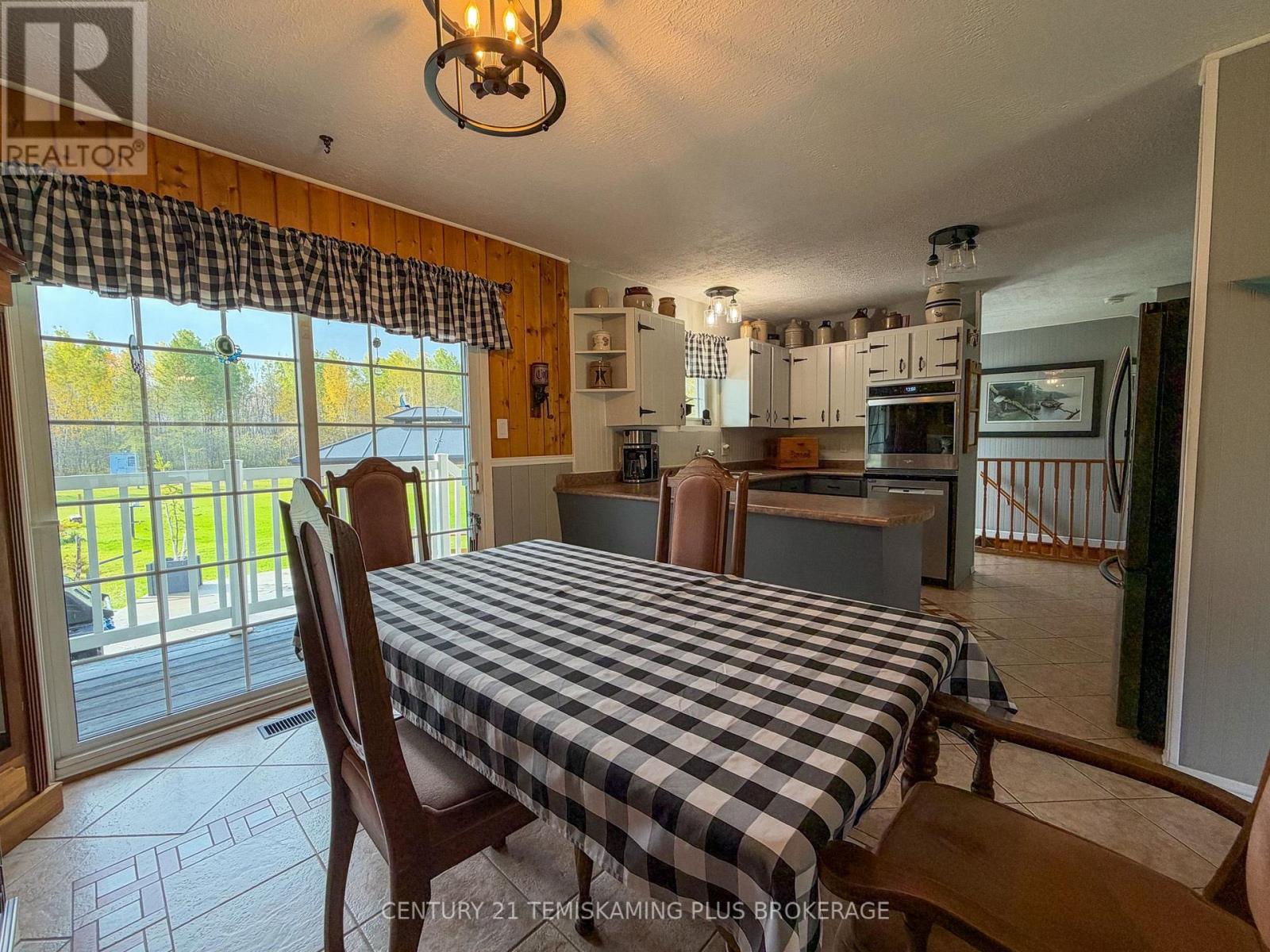 887726 Hwy 65 W Property Photo 5