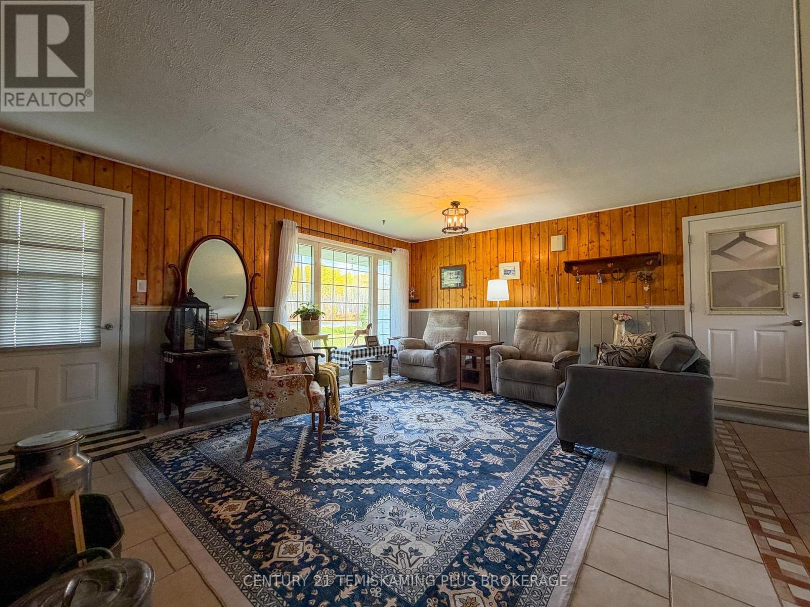 887726 Hwy 65 W Property Photo 11