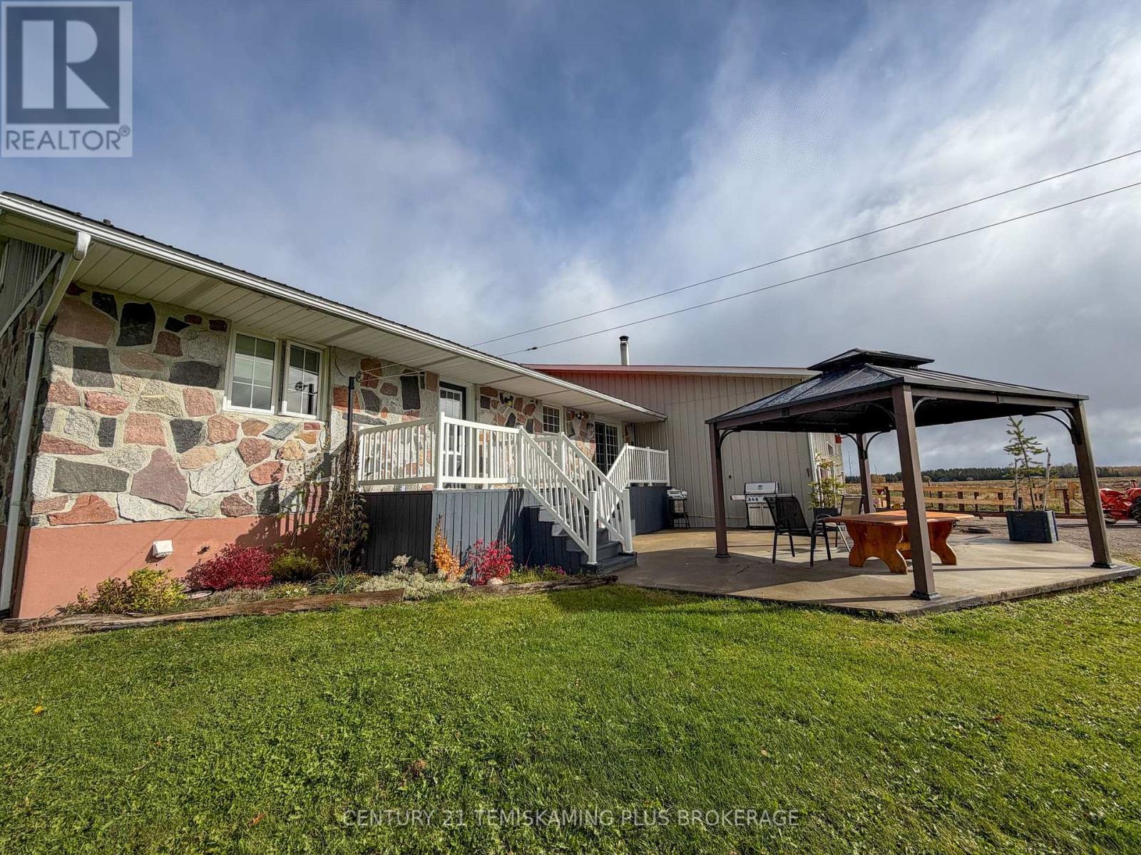887726 Hwy 65 W Property Photo 28