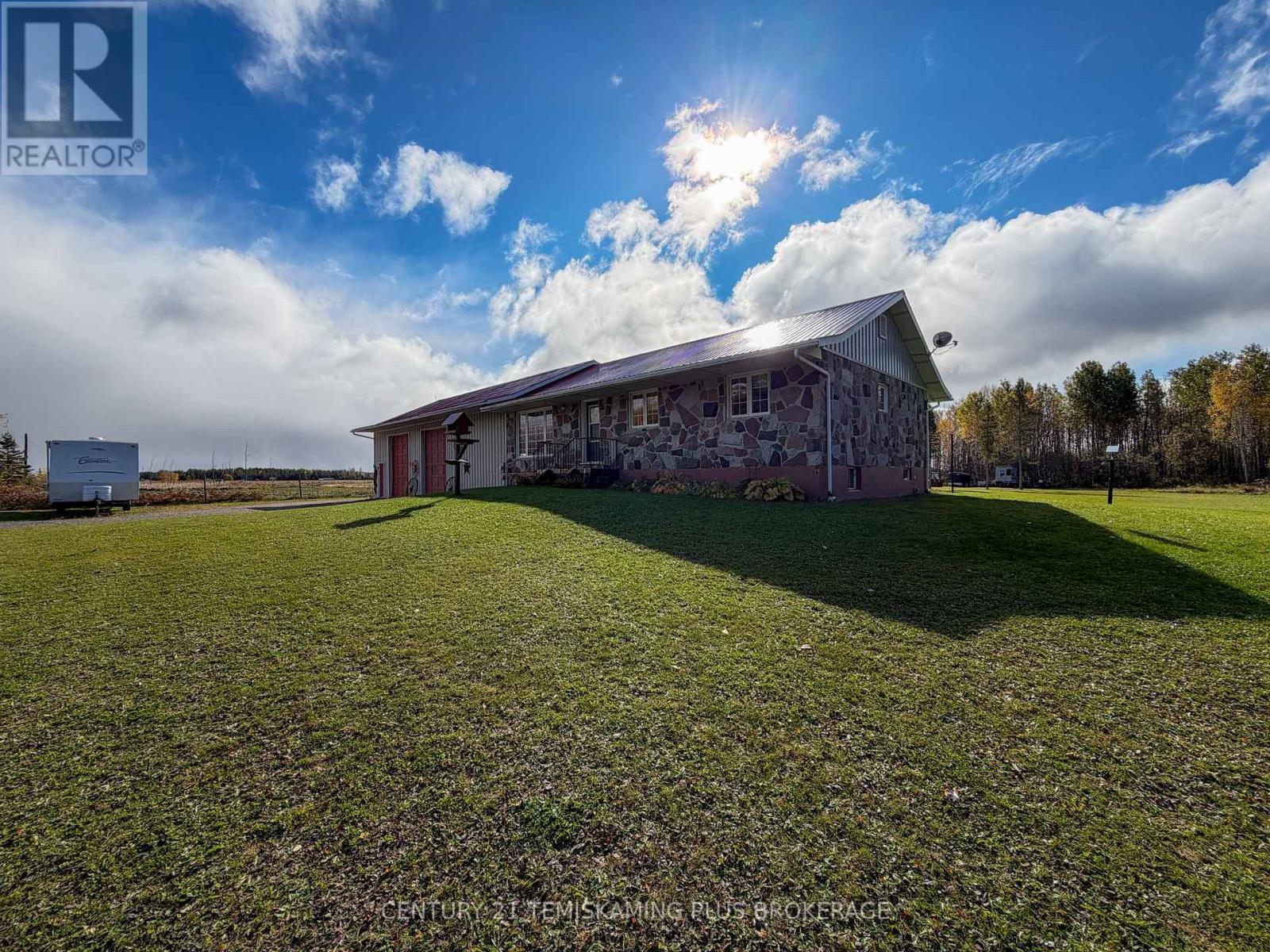 887726 Hwy 65 W Property Photo 43