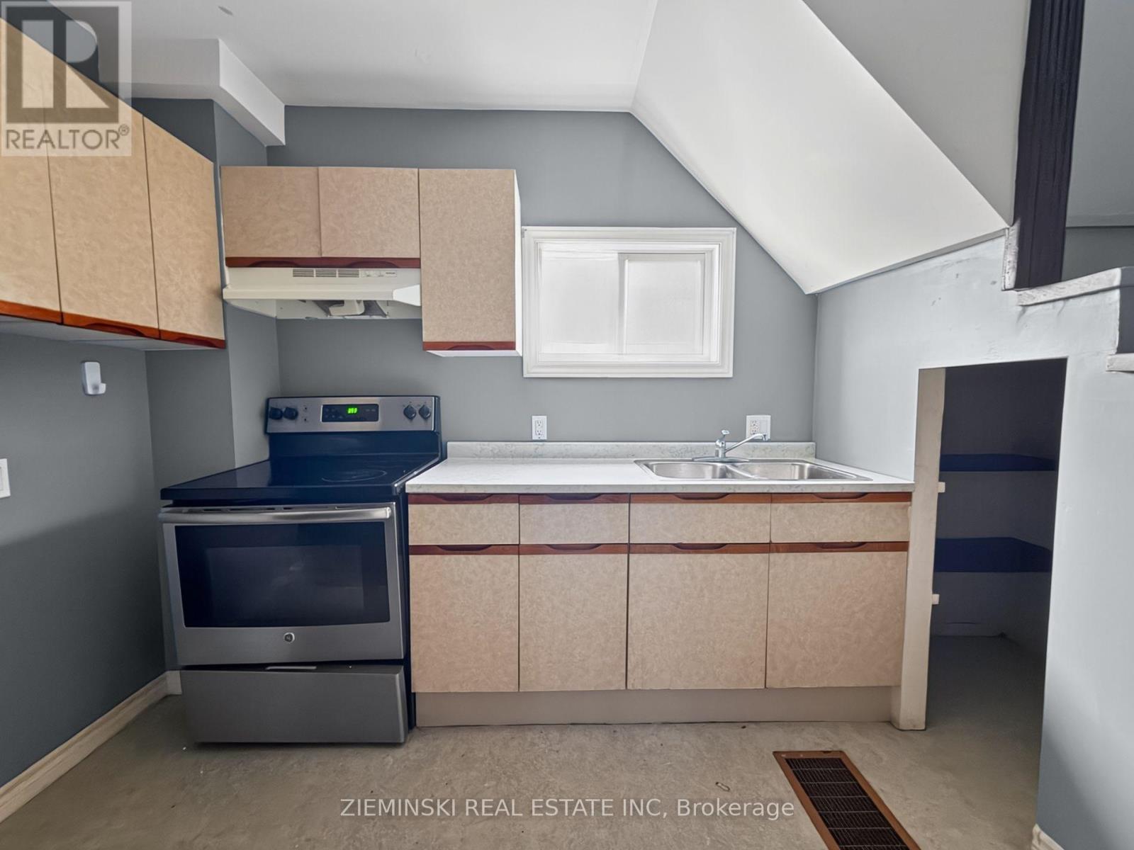 85 Marion Street Property Photo 5
