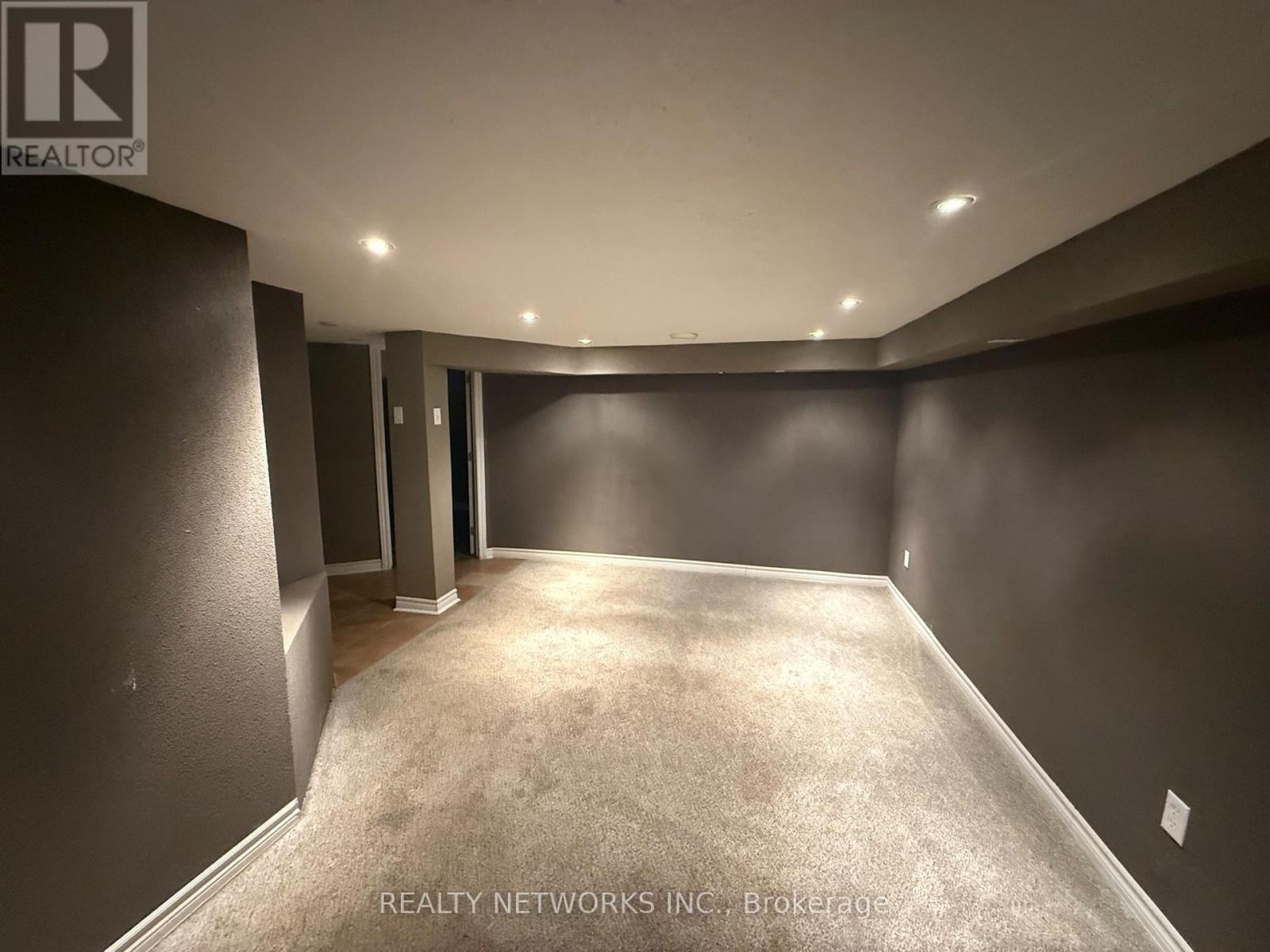 189 Balsam Street S Property Photo 5