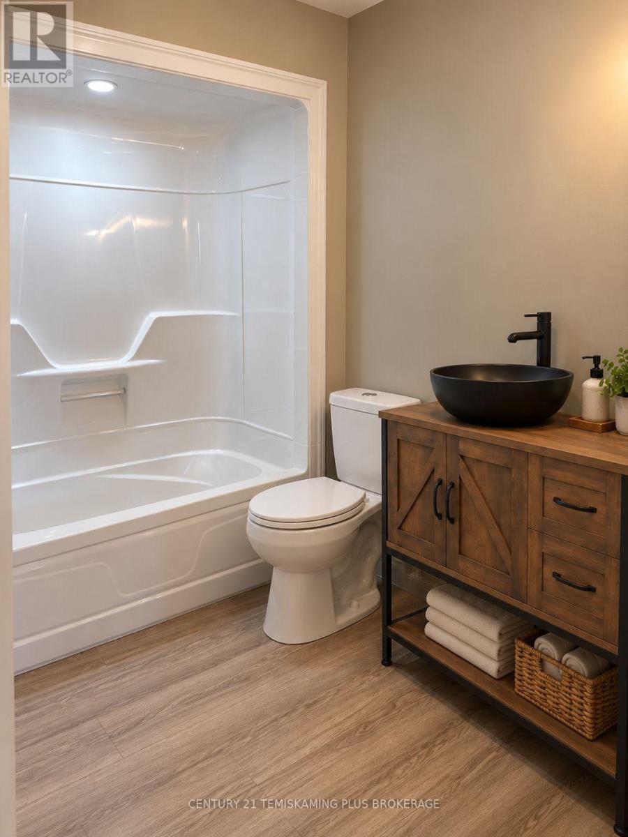 24 Park Place Property Photo 6