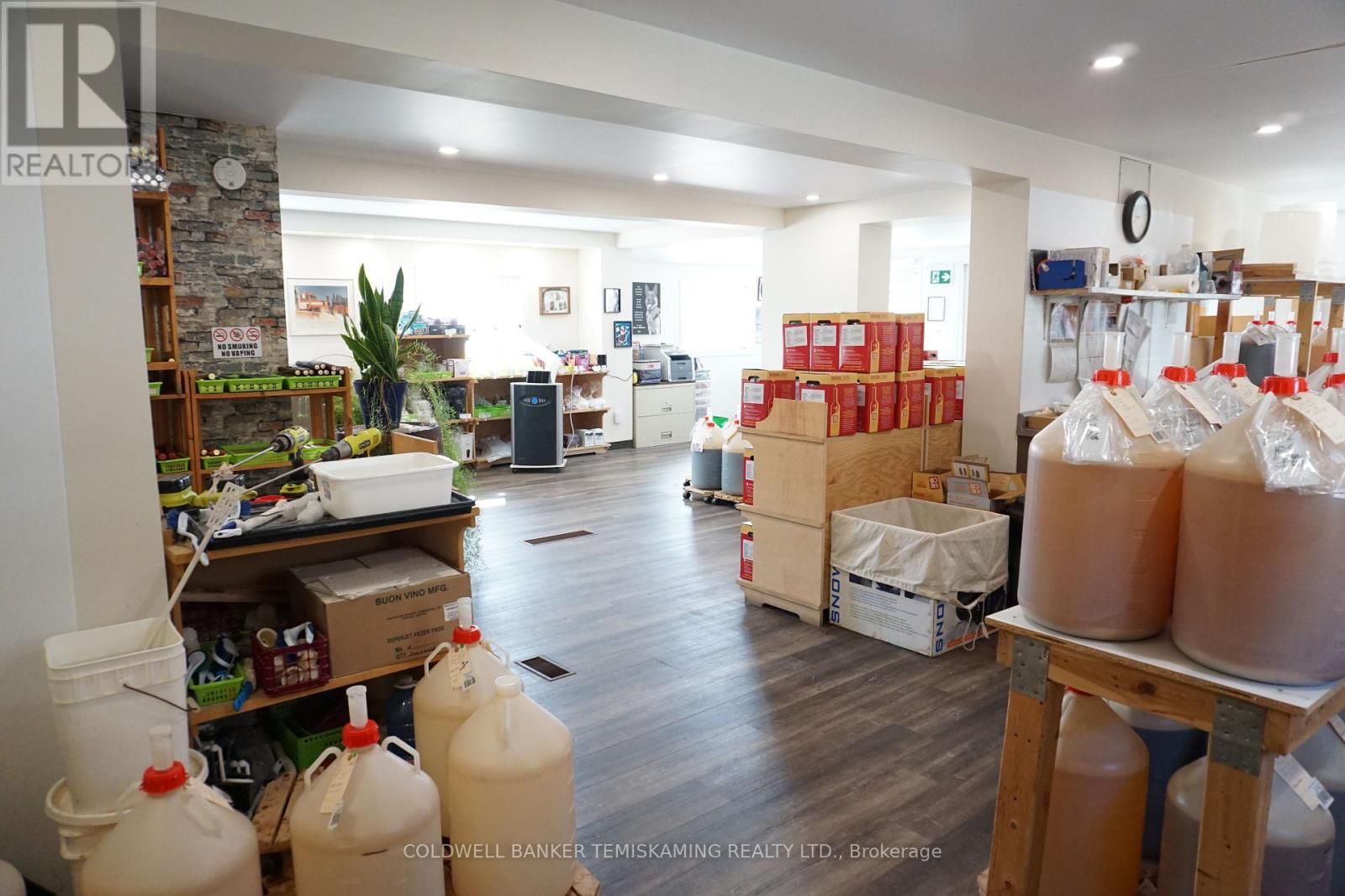 389 Whitewood Avenue W Property Photo 21