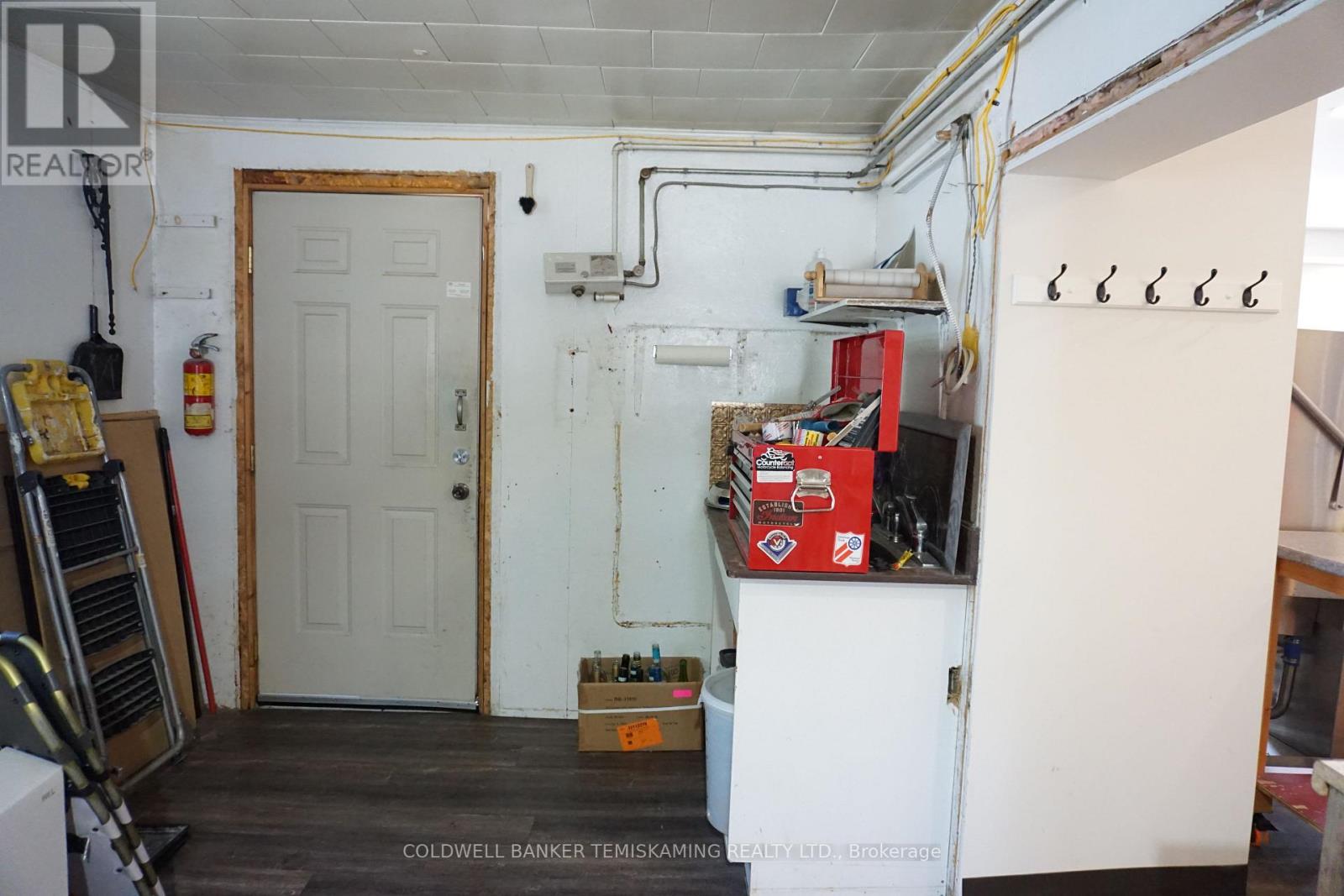 389 Whitewood Avenue W Property Photo 24