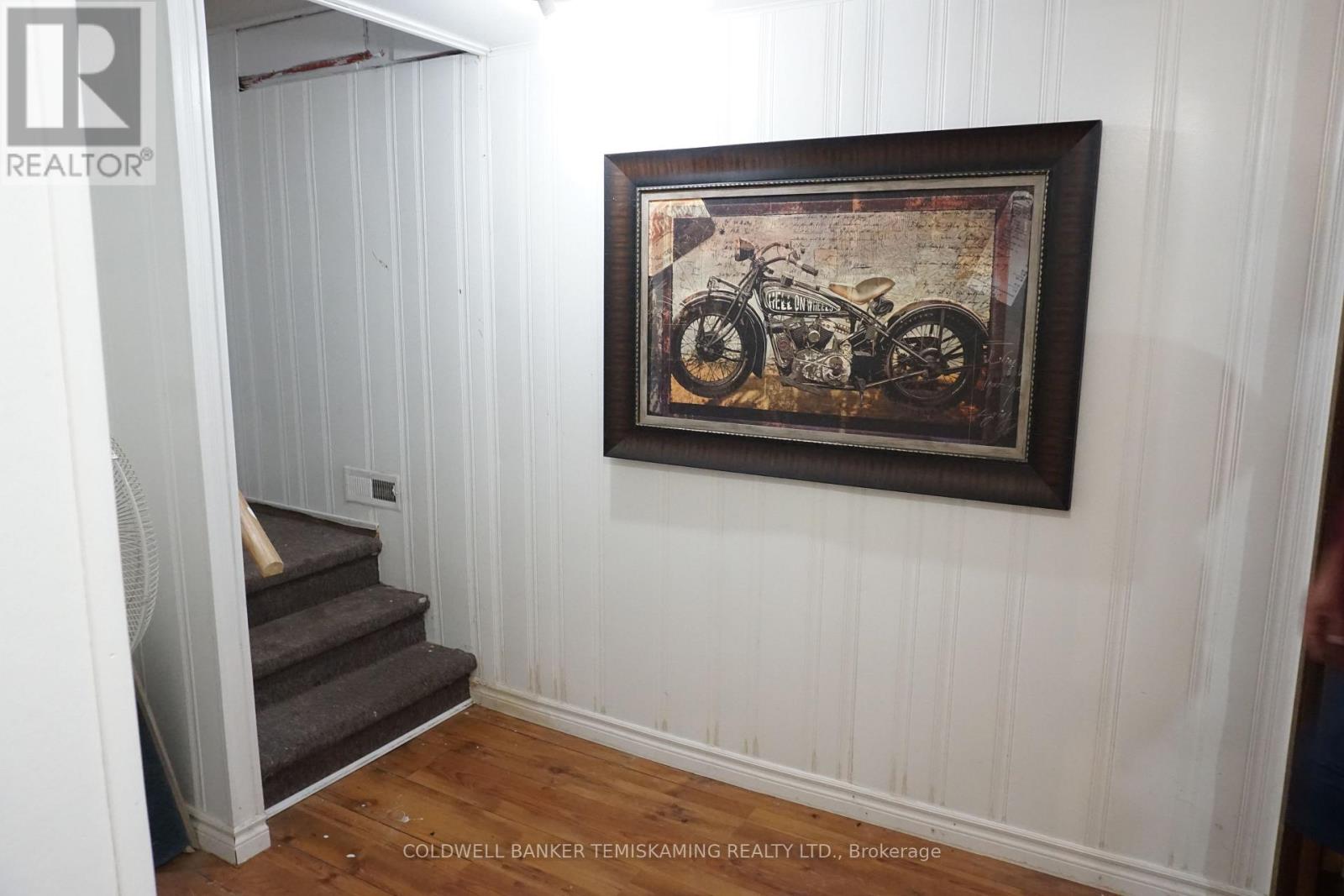 389 Whitewood Avenue W Property Photo 26