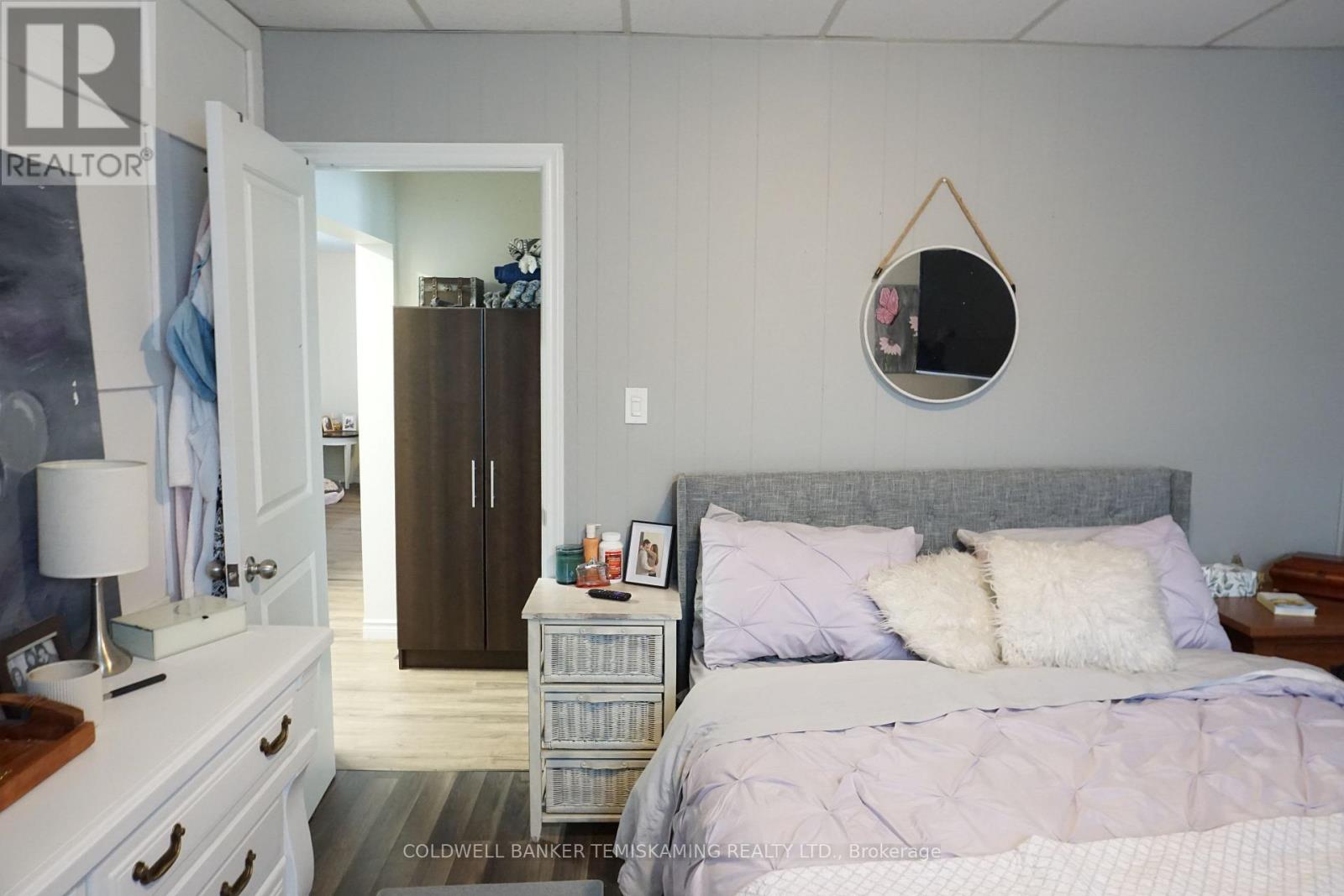389 Whitewood Avenue W Property Photo 43