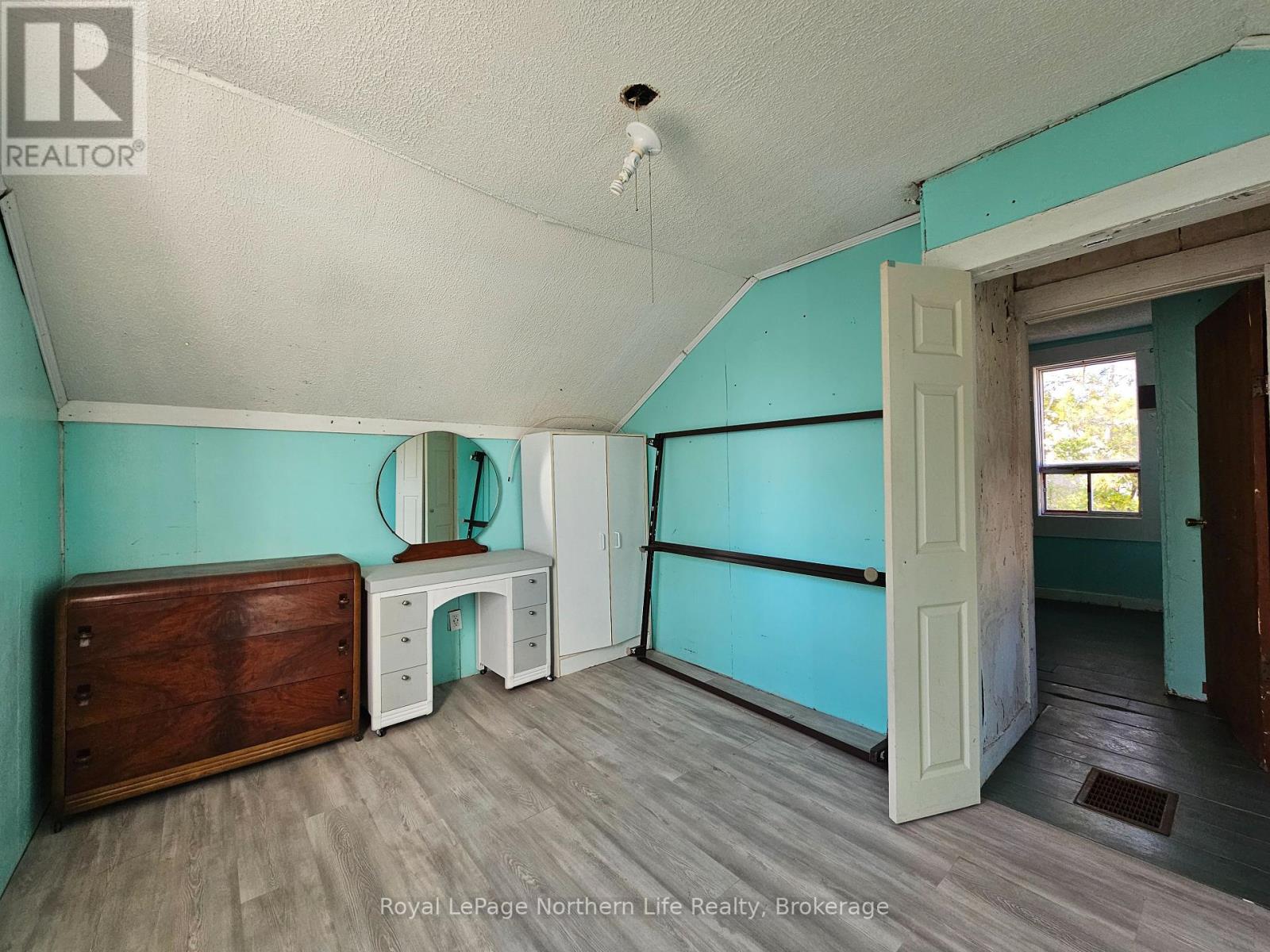 20 Lower Helen Street Property Photo 9