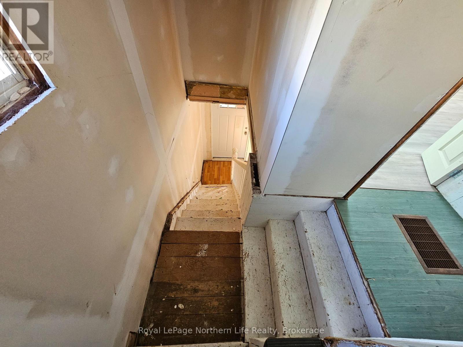 20 Lower Helen Street Property Photo 11