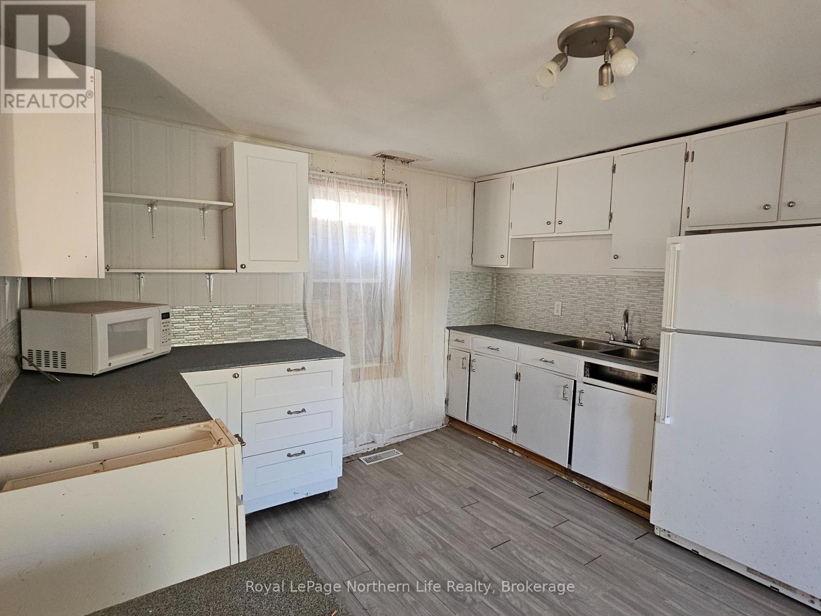 20 Lower Helen Street Property Photo 15