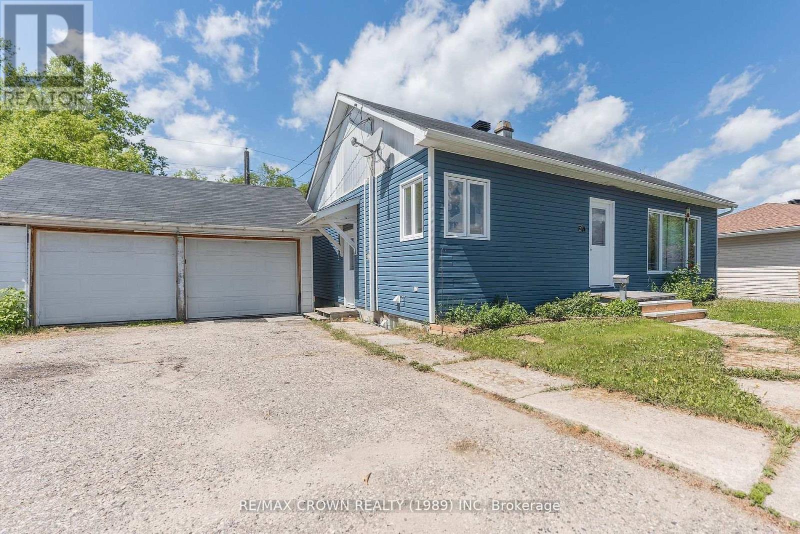 30 Pine Crescent Property Photo 1
