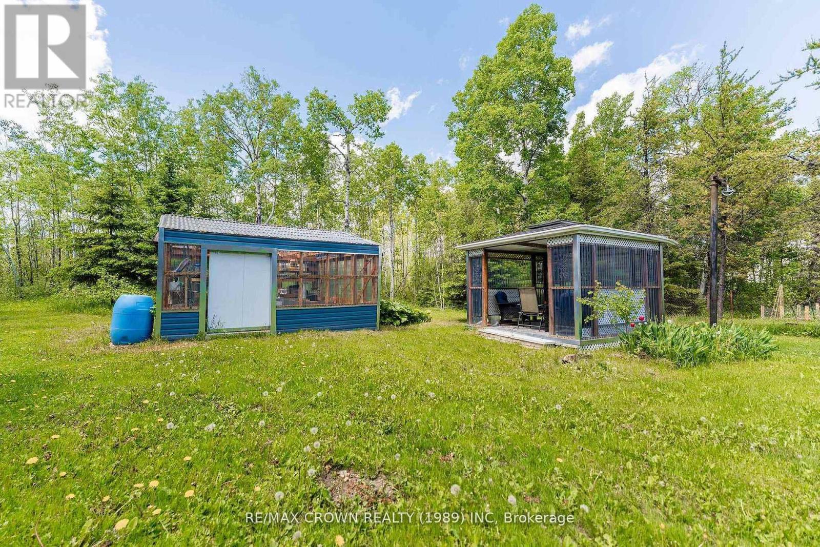 30 Pine Crescent Property Photo 4