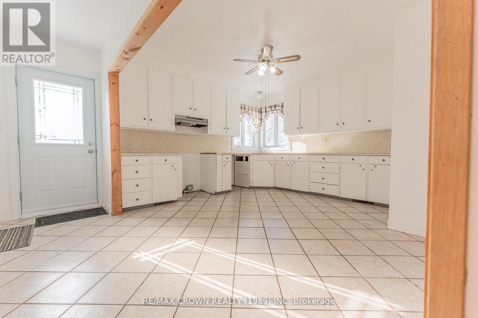 30 Pine Crescent Property Photo 5