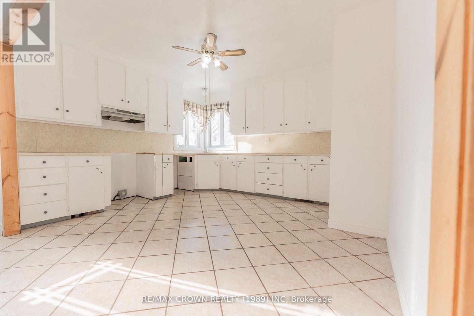 30 Pine Crescent Property Photo 6